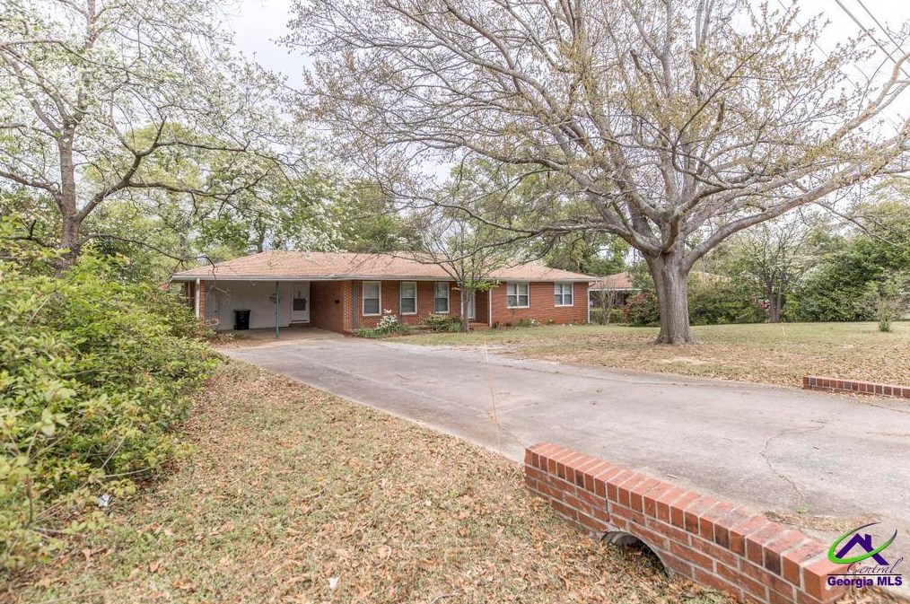 102 Skyway Dr, Warner Robins, GA 31088