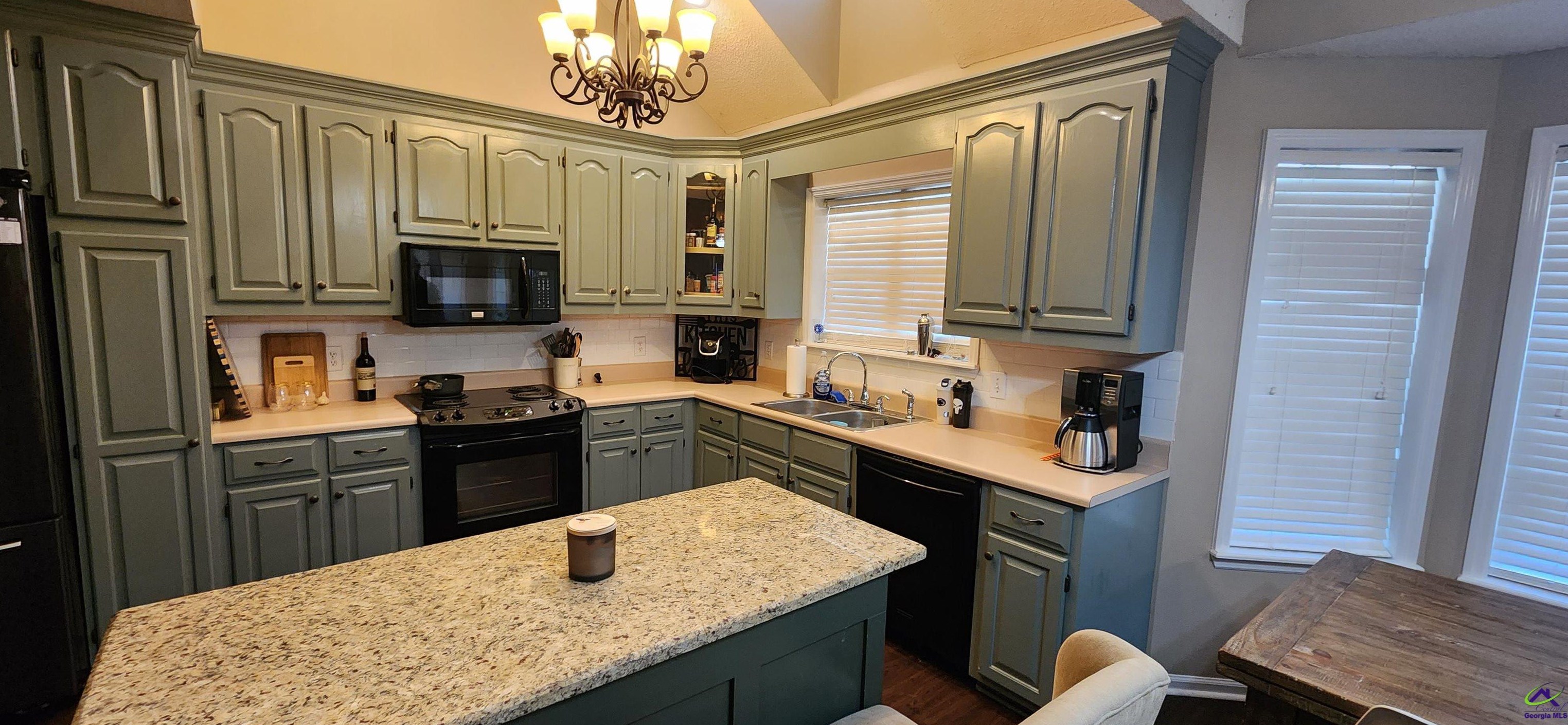 140 Carnaby St, Warner Robins, GA 31088
