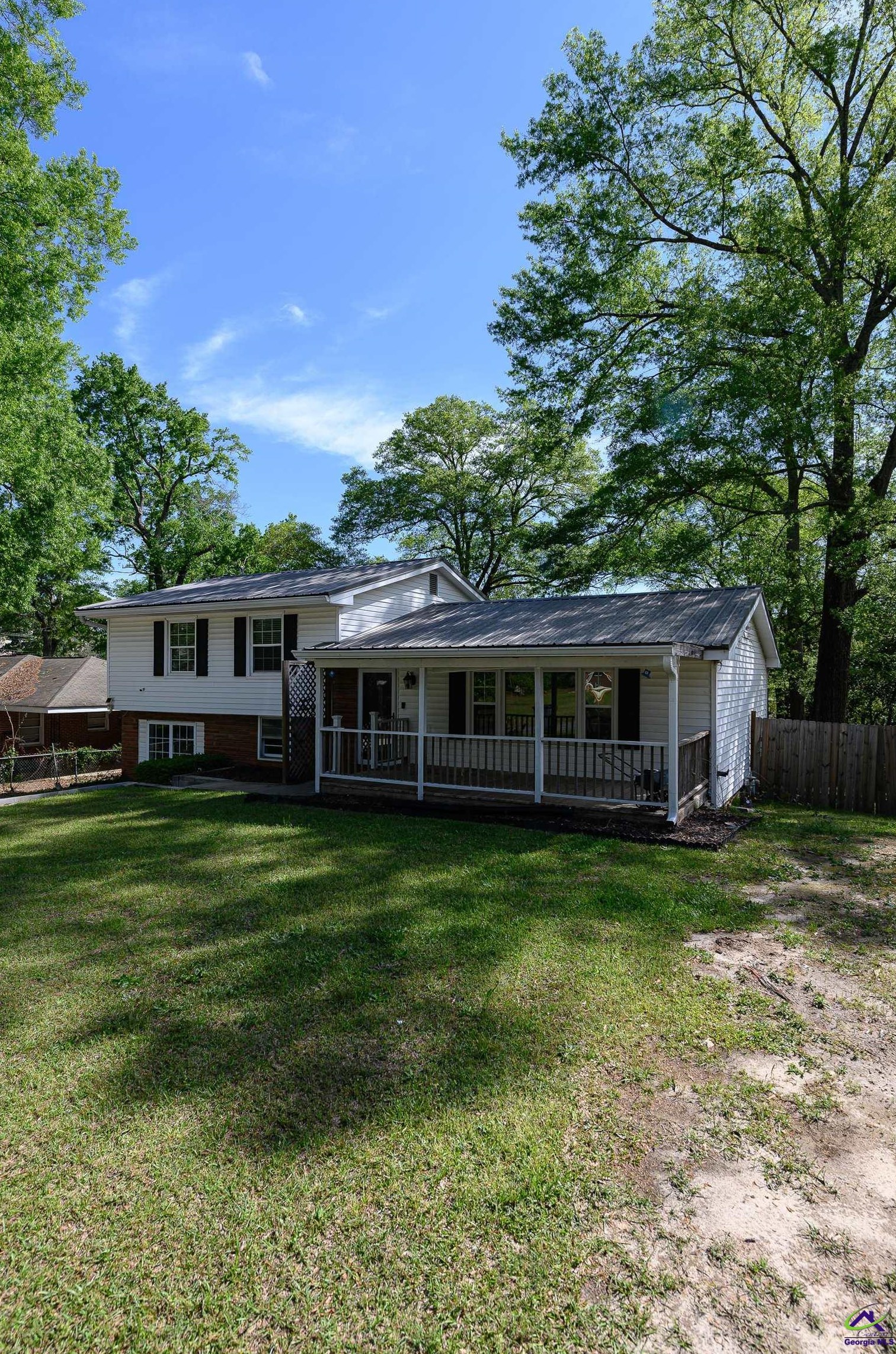 206 Kingsway Dr, Warner Robins GA  31088-4004 exterior