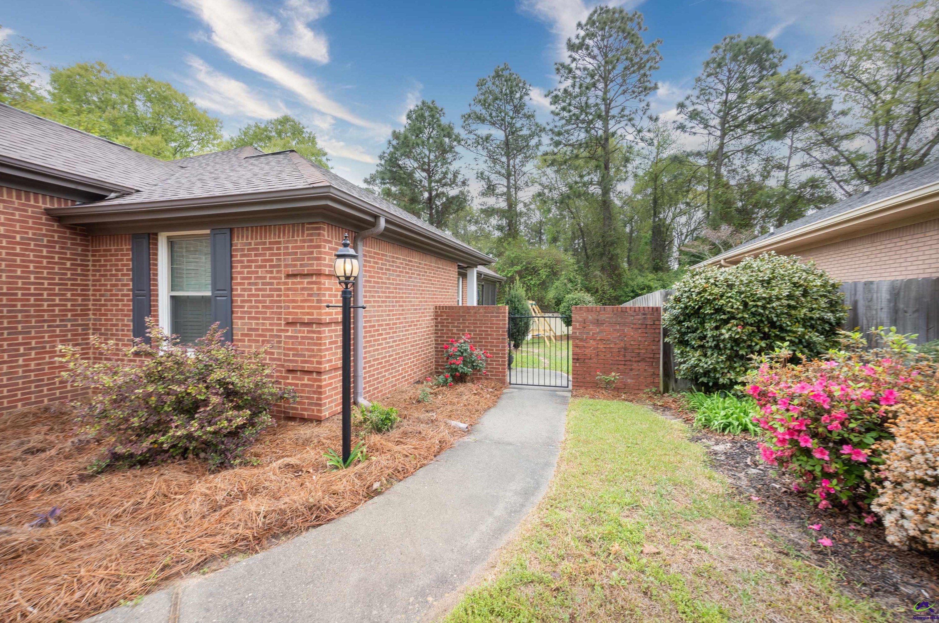 212 Plantation Dr, Warner Robins, GA 31088