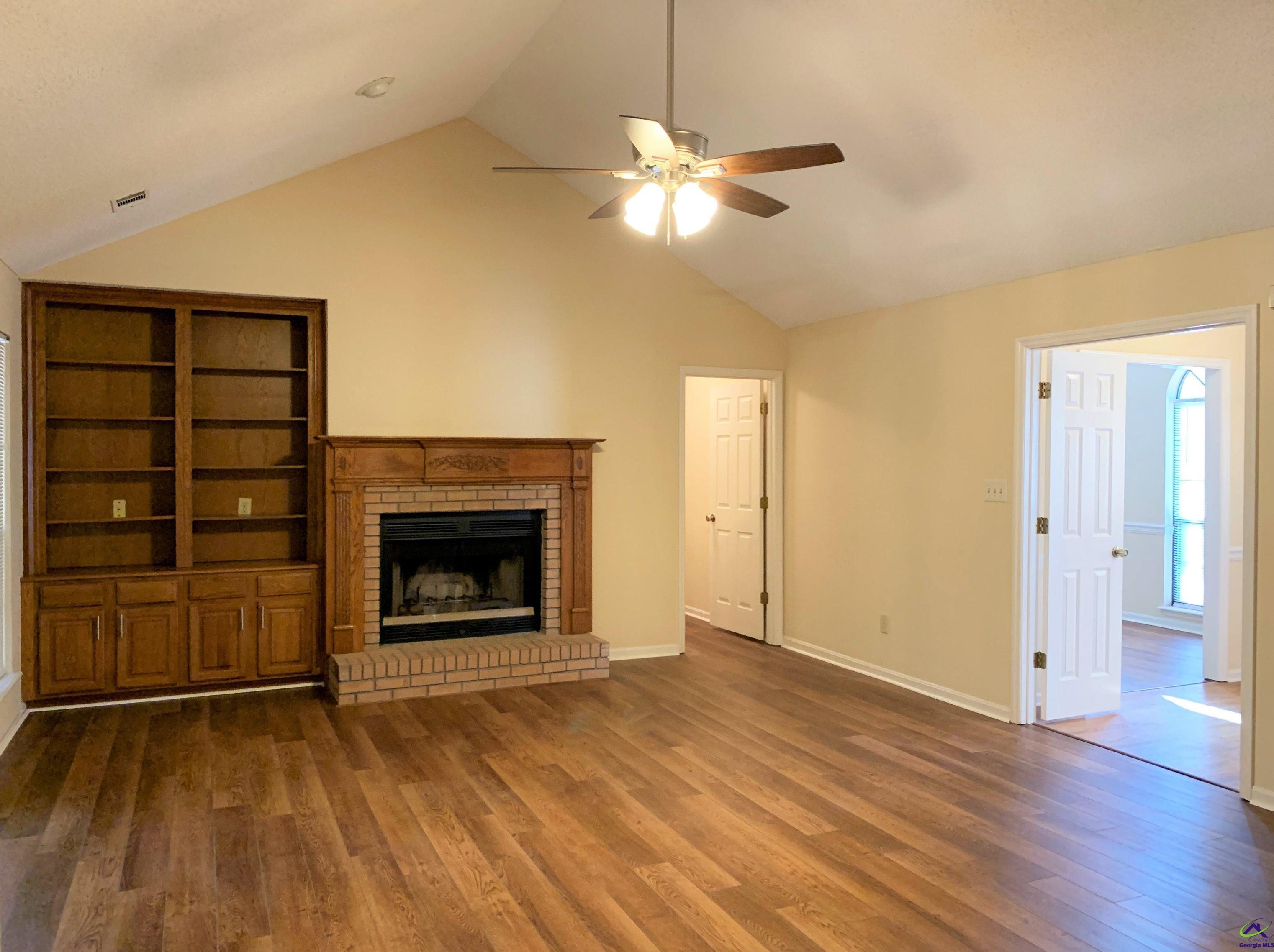 105 S Hiley Ct, Bonaire, GA 31005