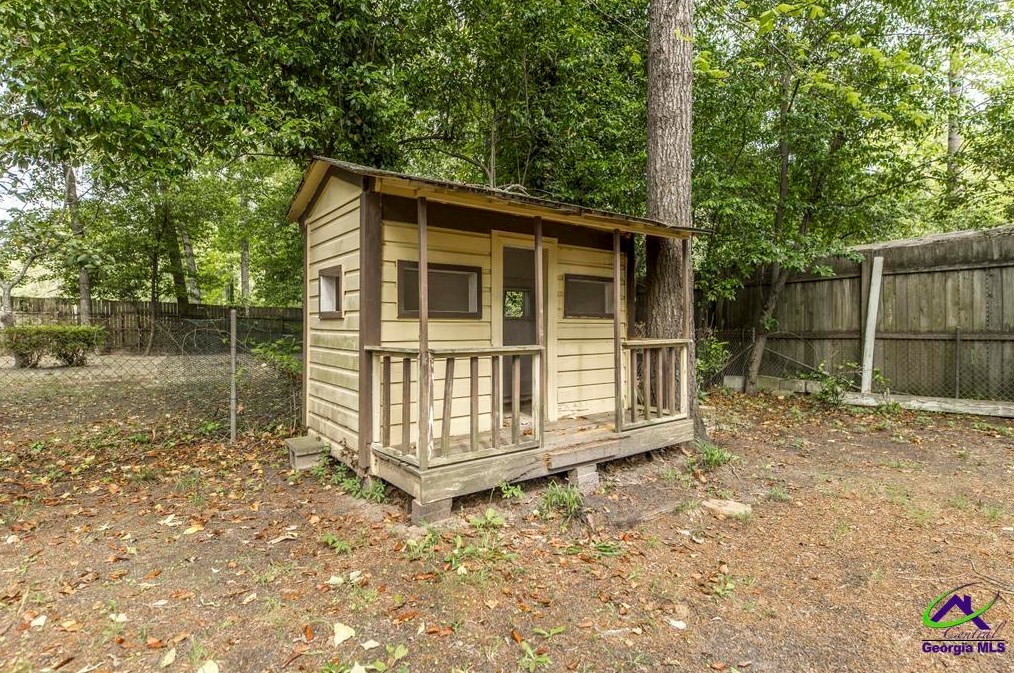 118 Dewey St, Warner Robins GA  31093-2411 exterior