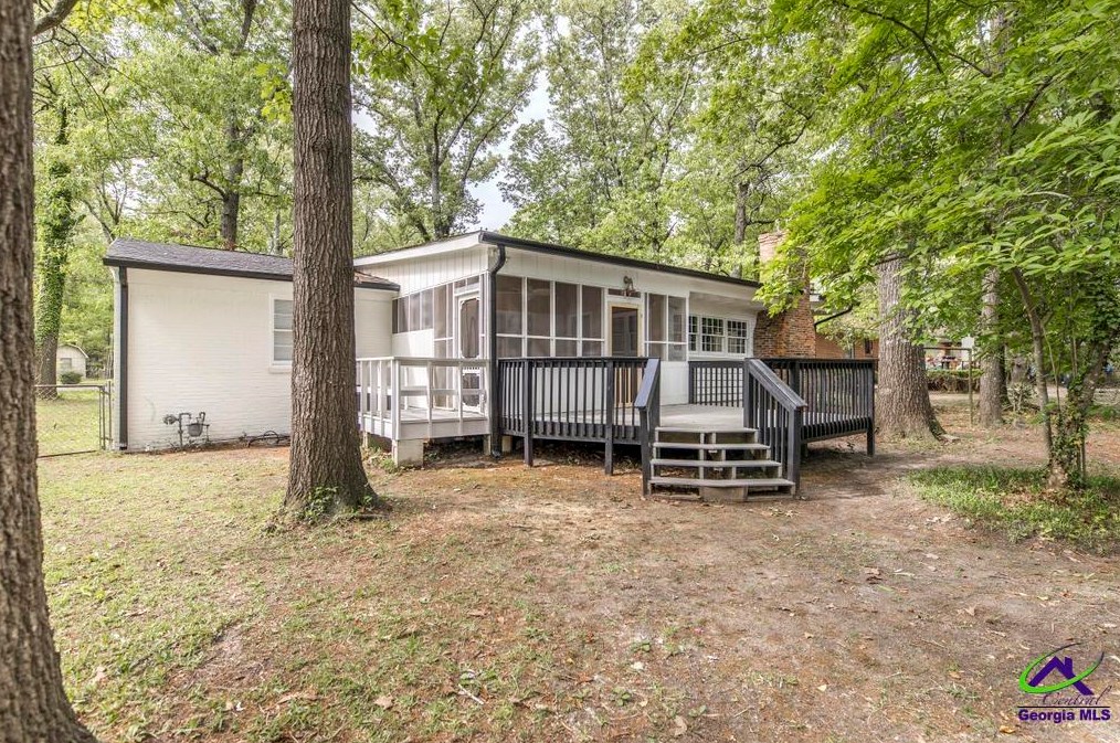 118 Dewey St, Warner Robins GA  31093-2411 exterior