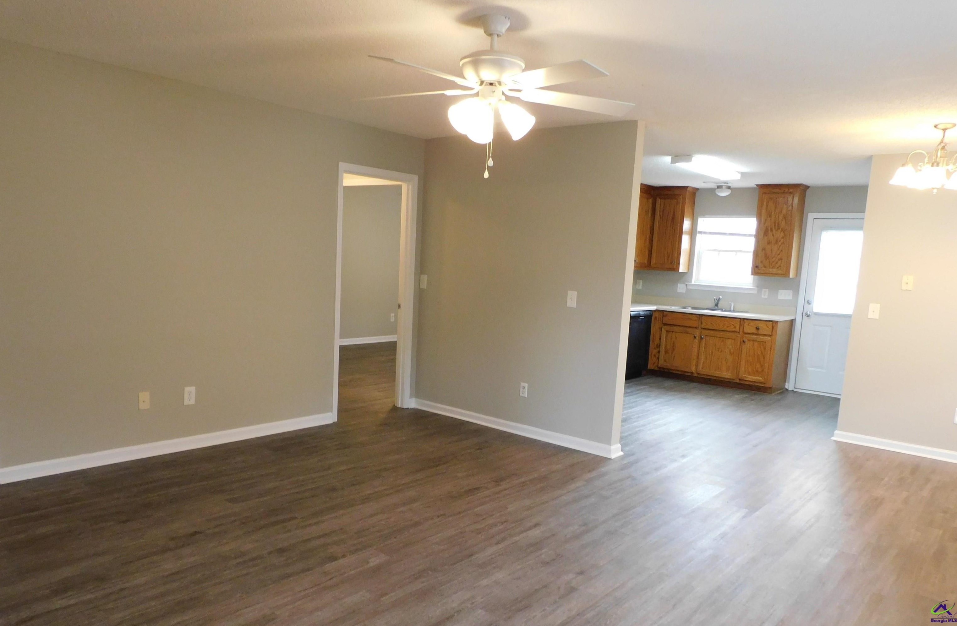 233 W Wrasling Way, Warner Robins, GA 31088
