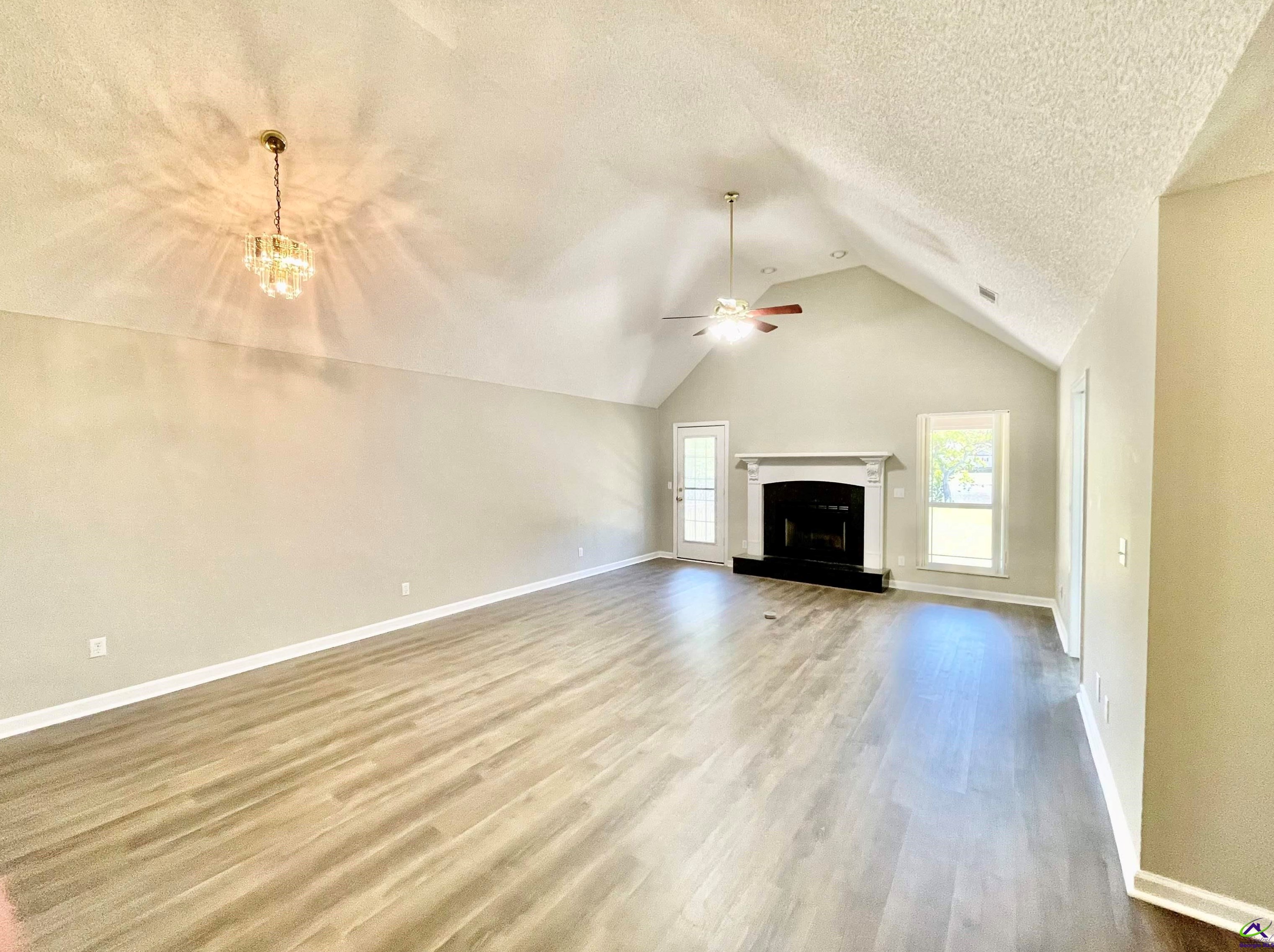 213 Bayside Dr, Warner Robins, GA 31088