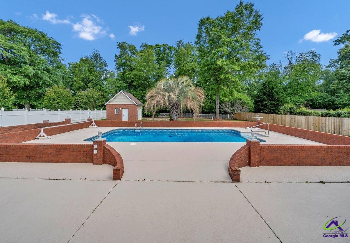 100 Knob Hill Dr, Warner Robins, GA 31088