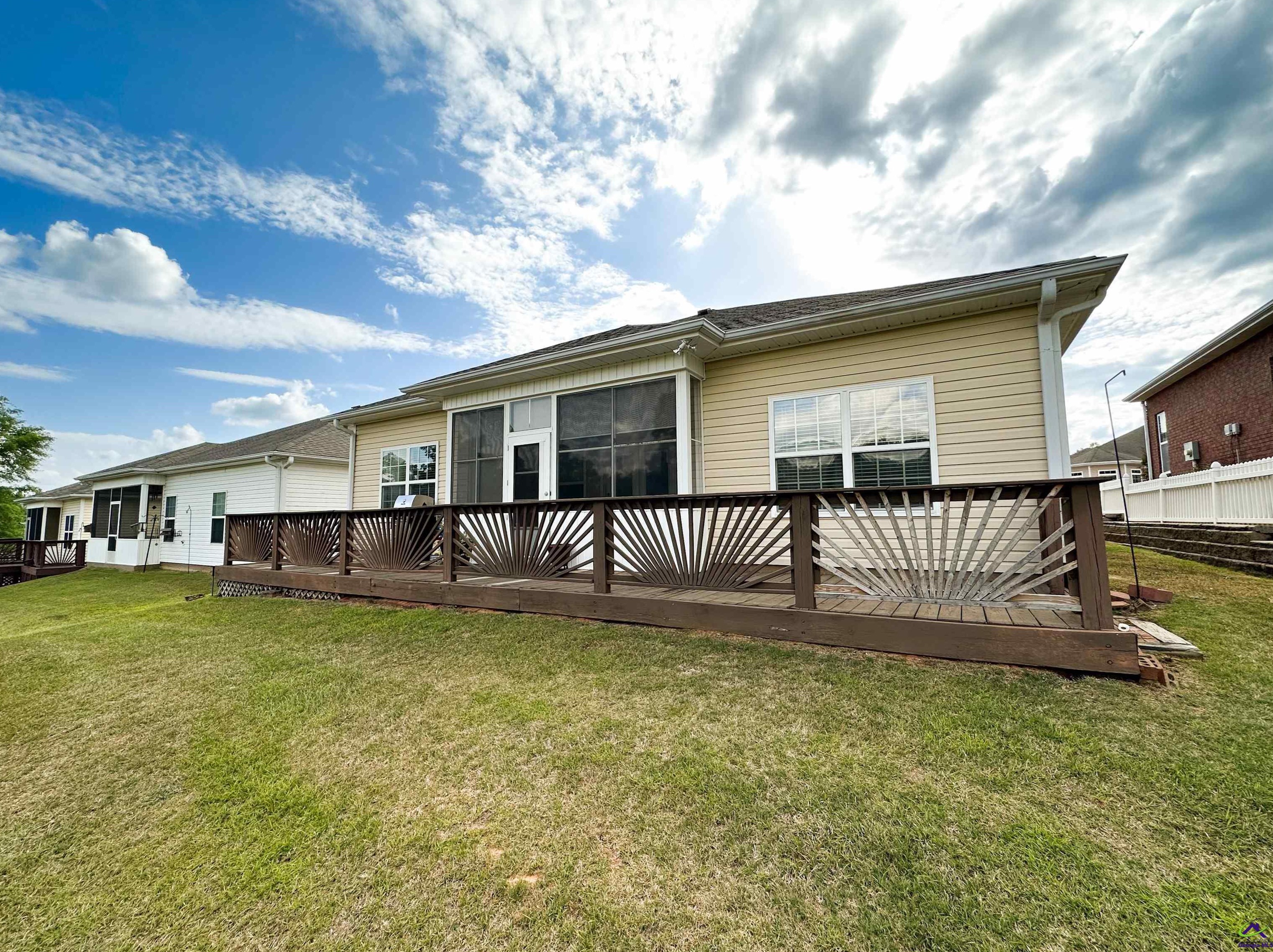 328 Spyglass Hill Dr, Perry, GA 31069