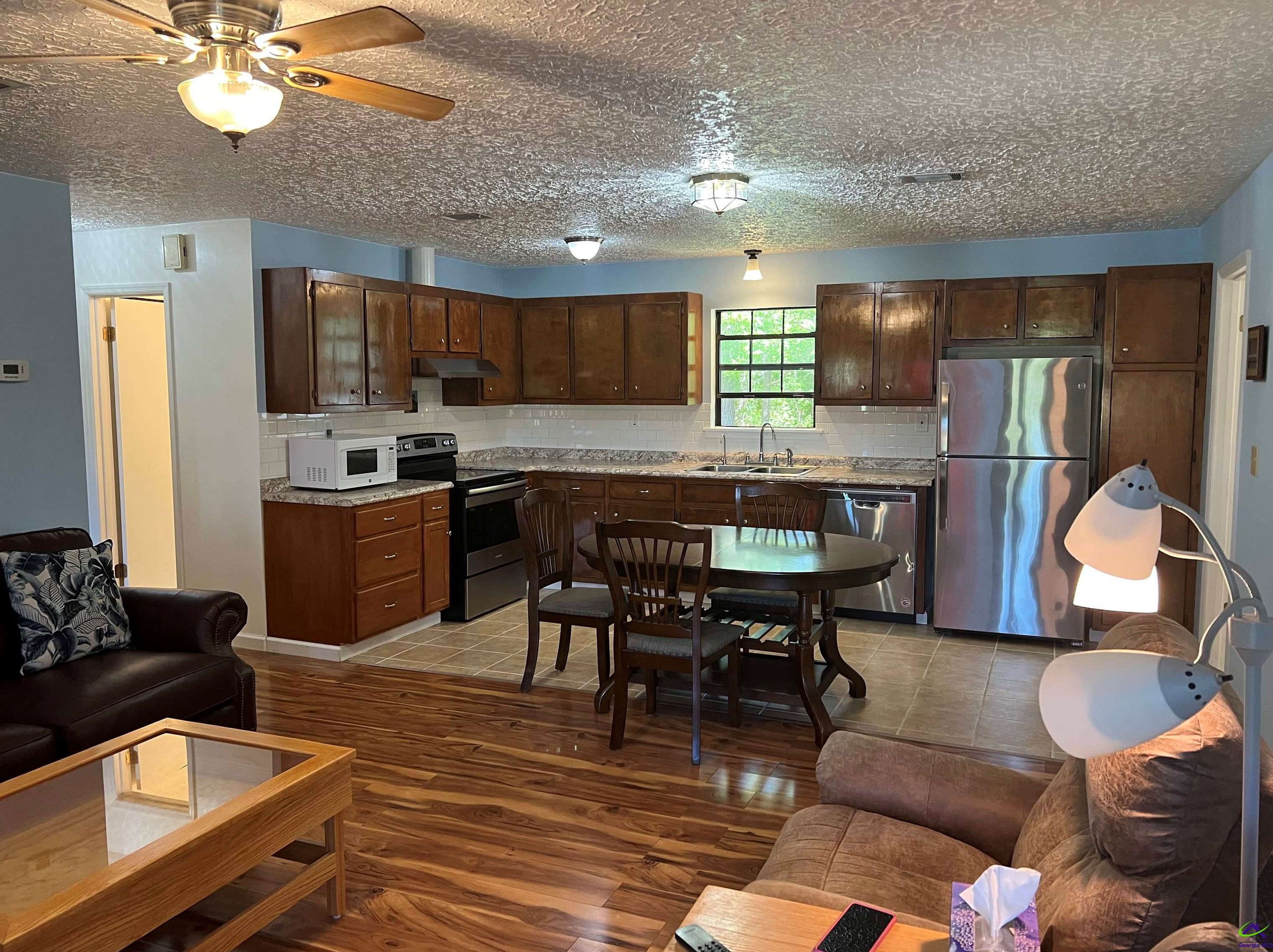 308 Crest Dr, Empire, GA 31014-7919