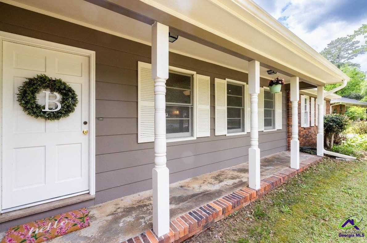 1179 Matthews Pl, Macon, GA 31210-3425