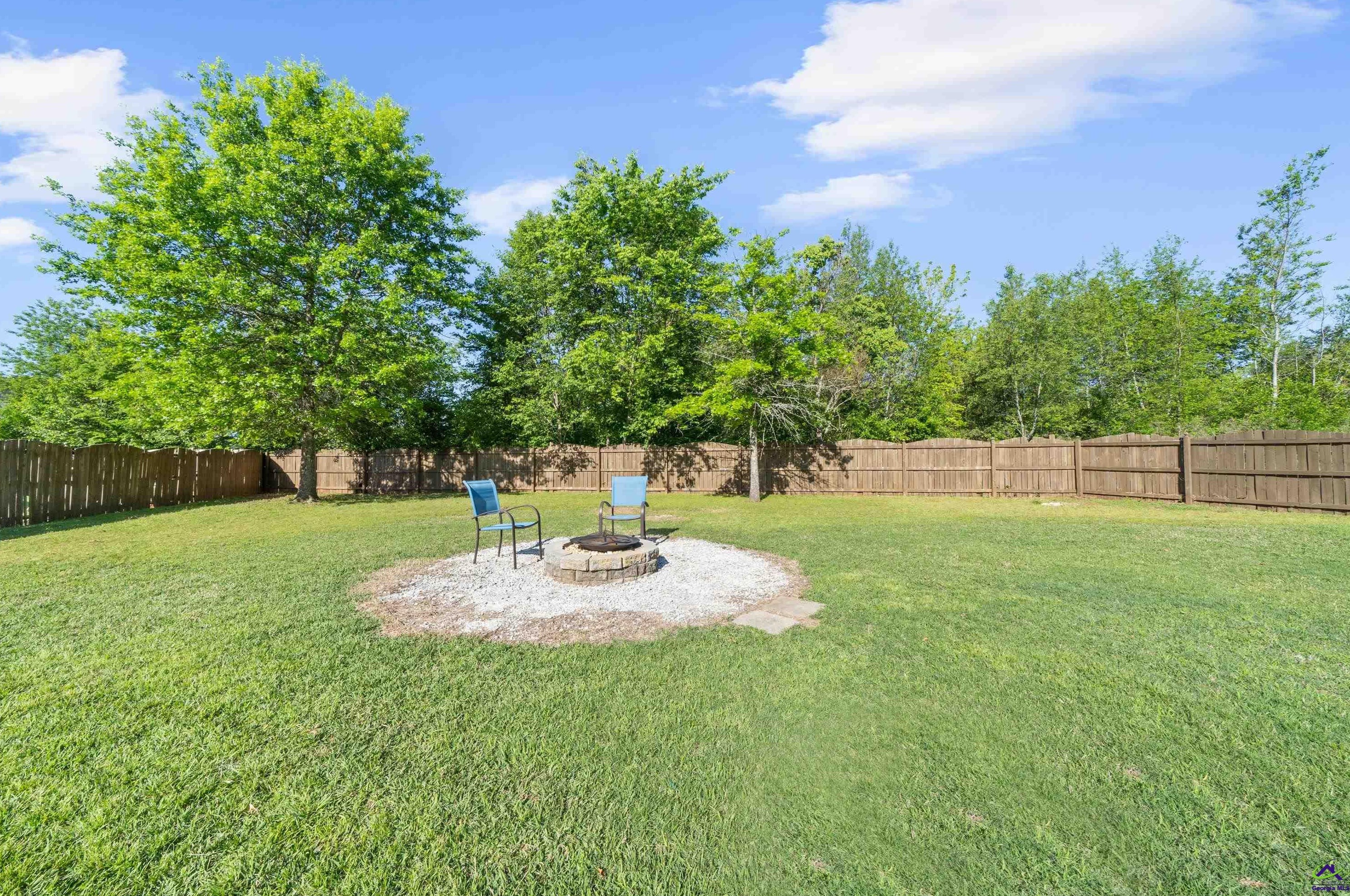 113 Meyers Lake Dr, Warner Robins GA  31088-2109 exterior