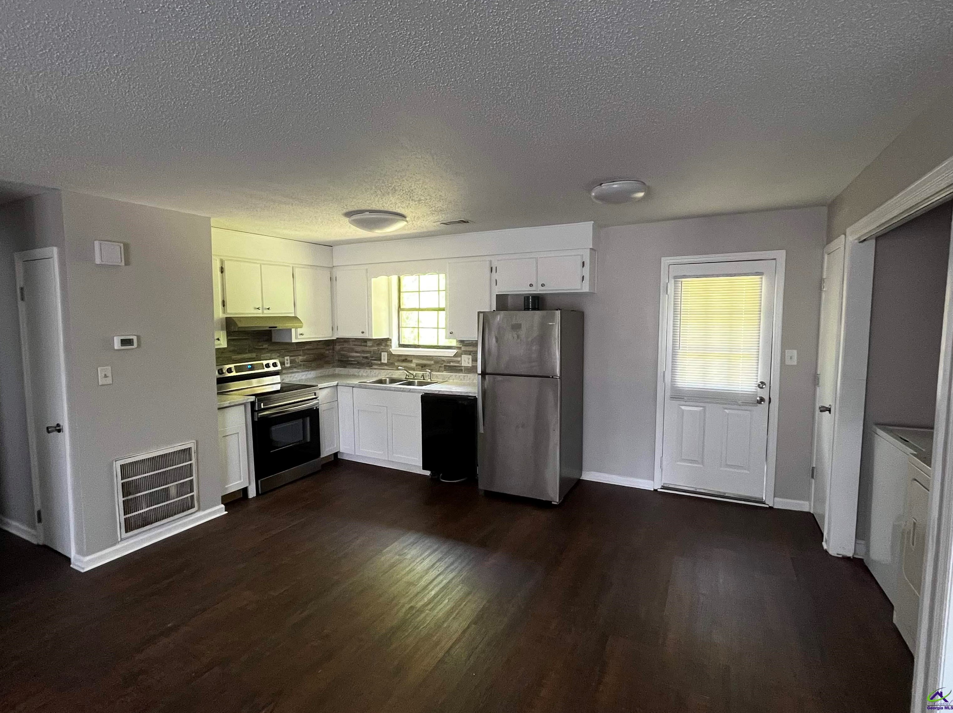 211 Deloris Dr, Marshallville, GA 31030