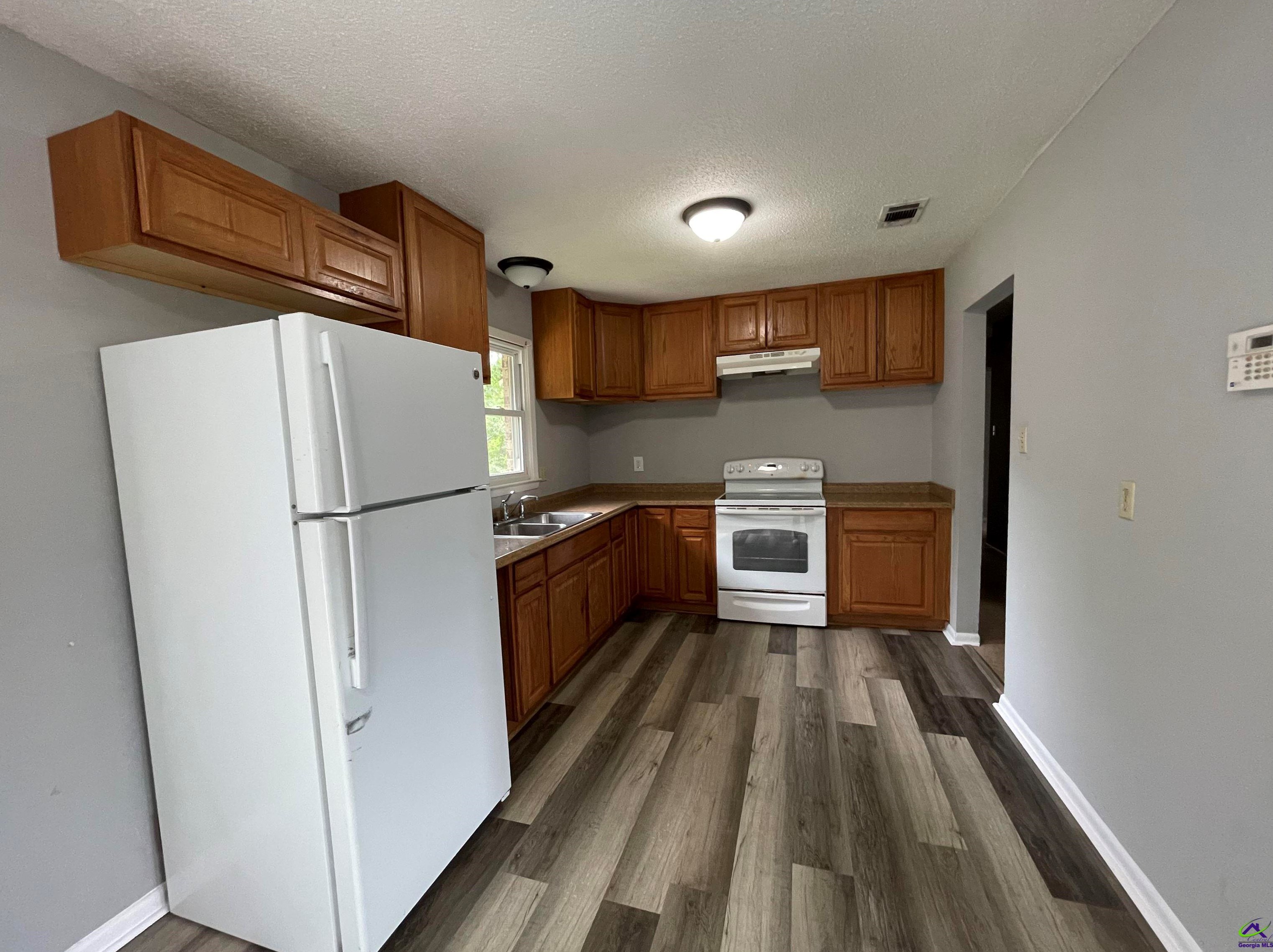 319 Mary Ln, Warner Robins, GA 31088