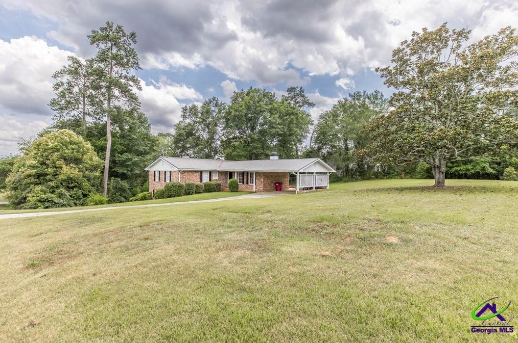 2960 Stuart Dr, Macon, GA 31204