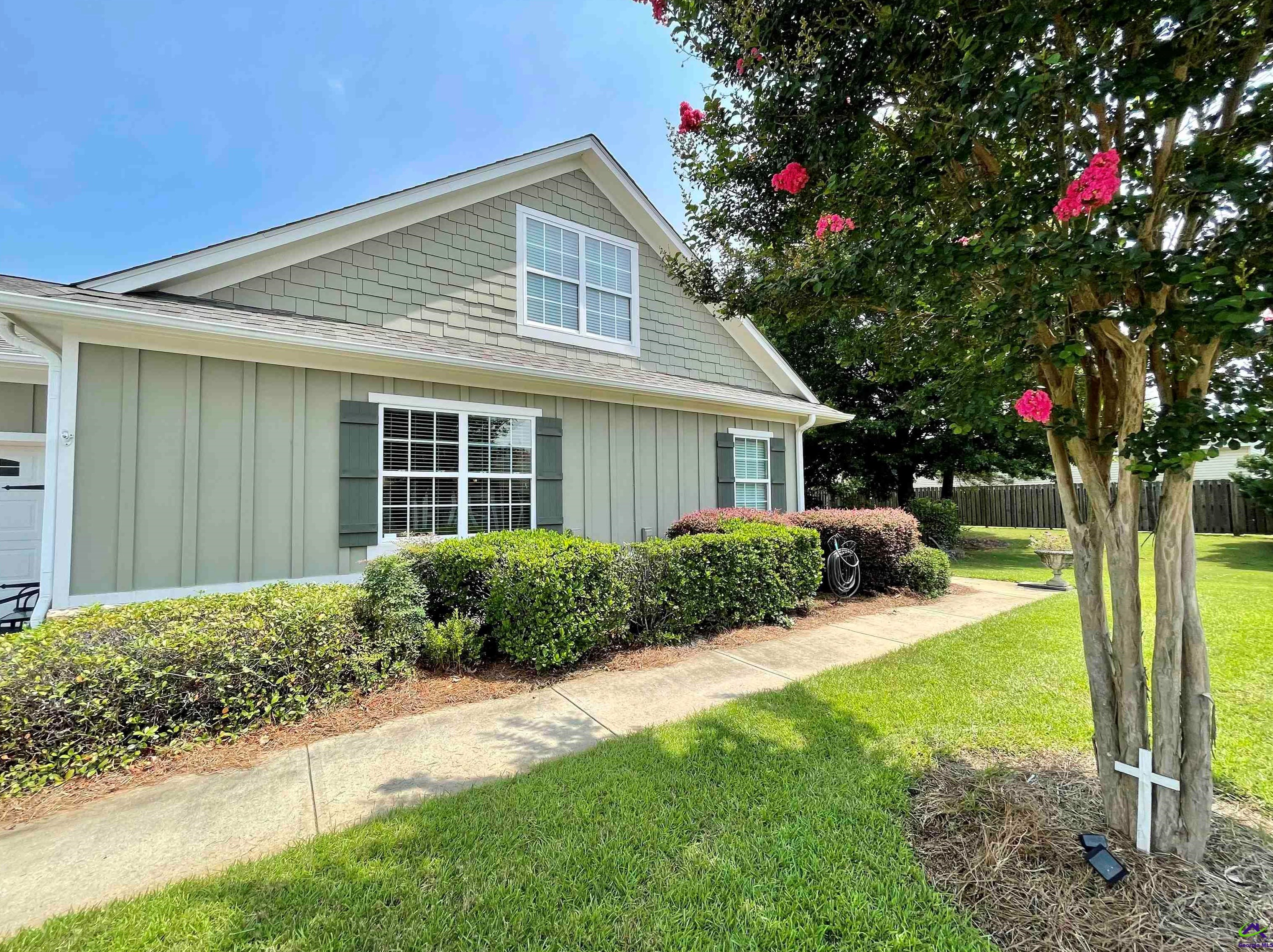 414 Nandina Ct, Warner Robins, GA 31088-9168