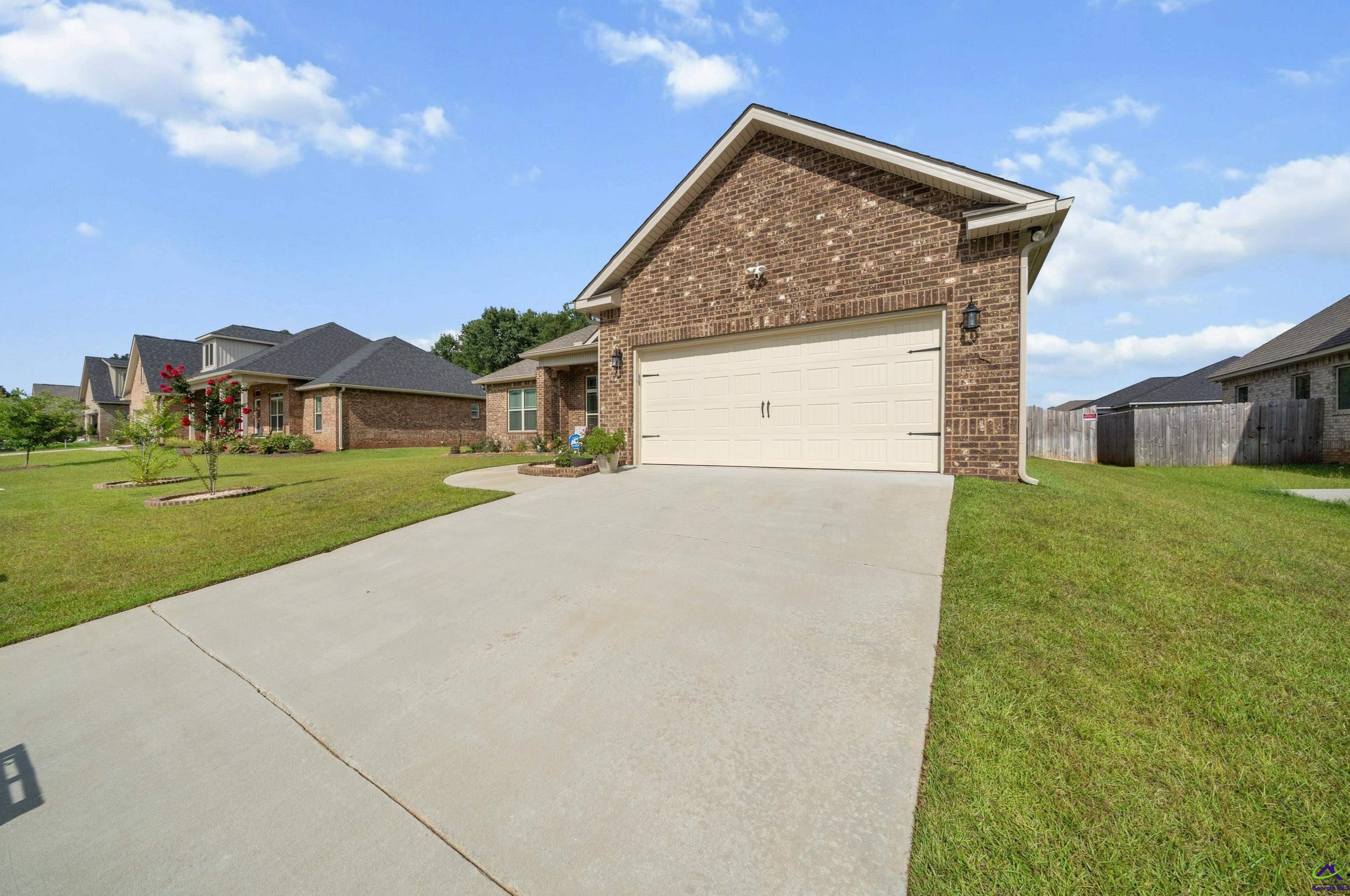 302 Clifton Rd, Perry, GA 31069