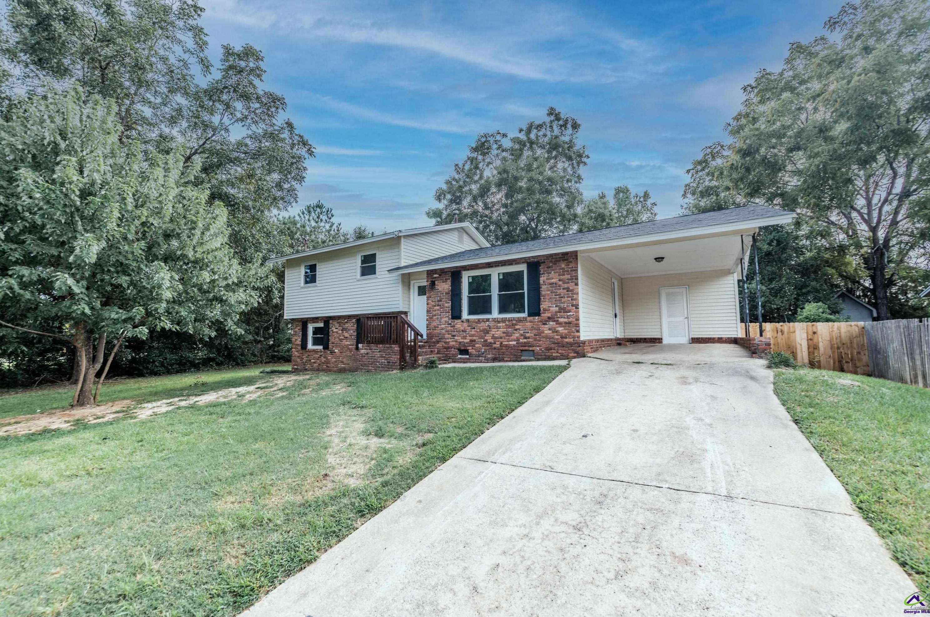 215 Sunnydale Dr, Warner Robins, GA 31088