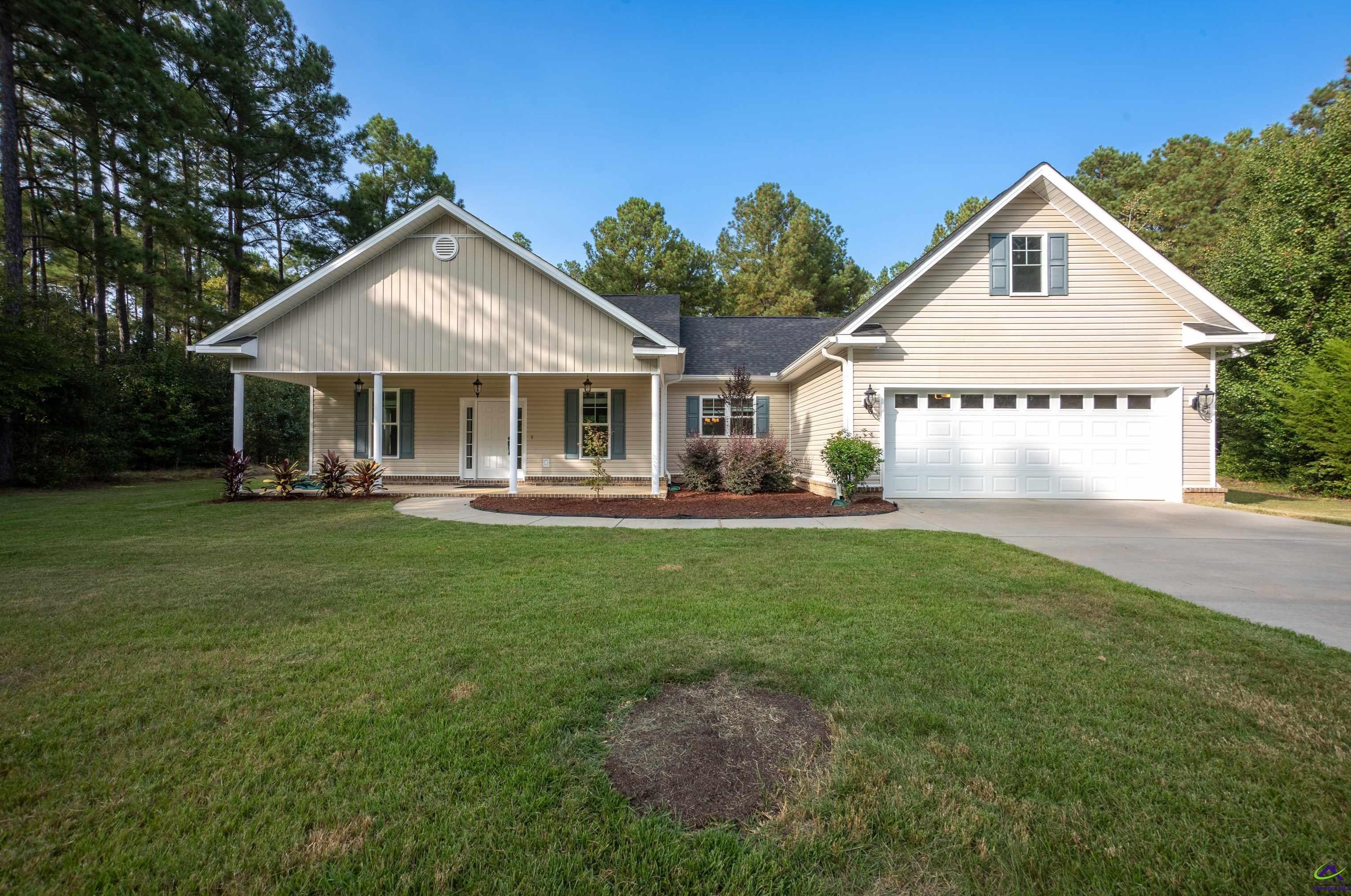 142 Honey Suckle Trace, Empire, GA 31014