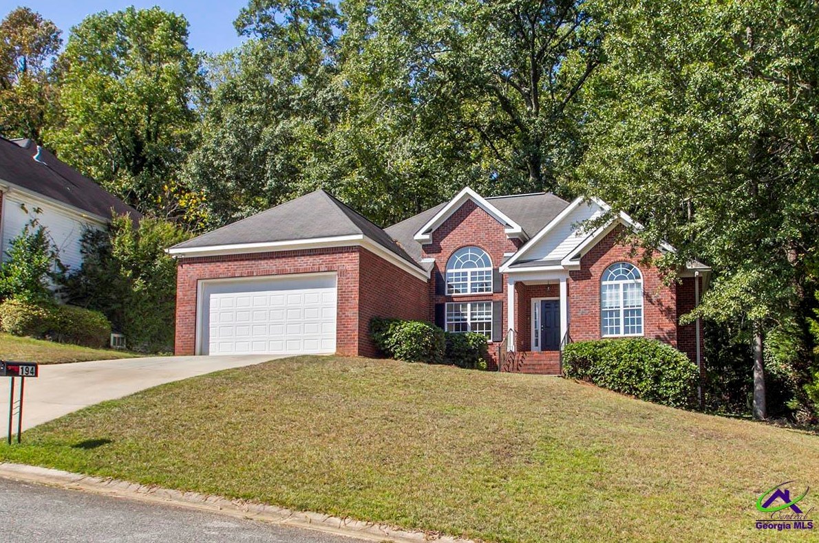 194 Sugarloaf Cir, Macon, GA 31204-1697