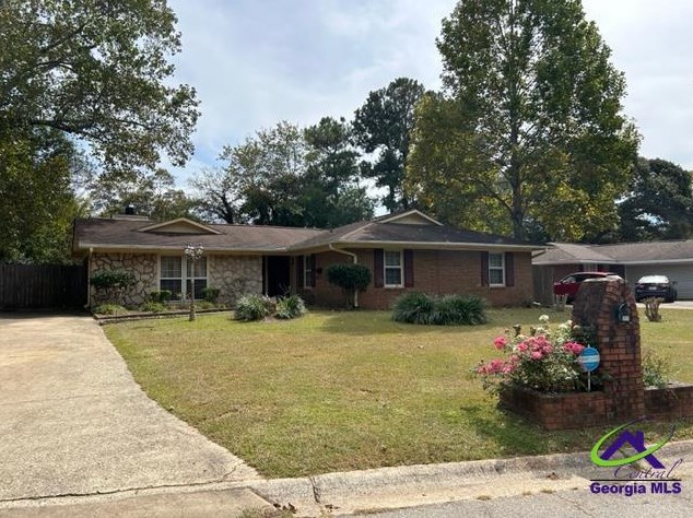 223 Valencia Cir, Lithonia, GA 31028