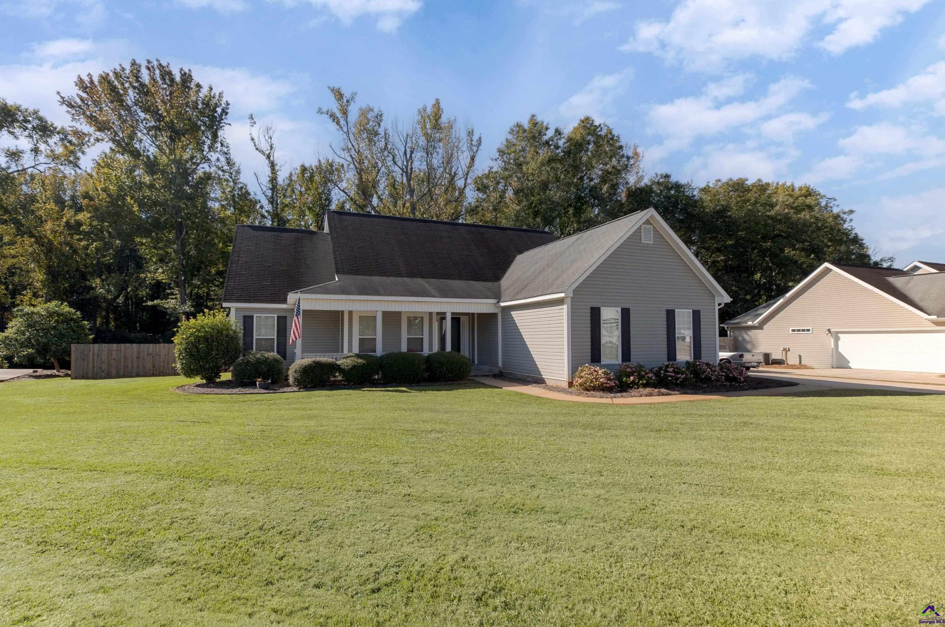 265 Grove Ln, Kathleen, GA 31047