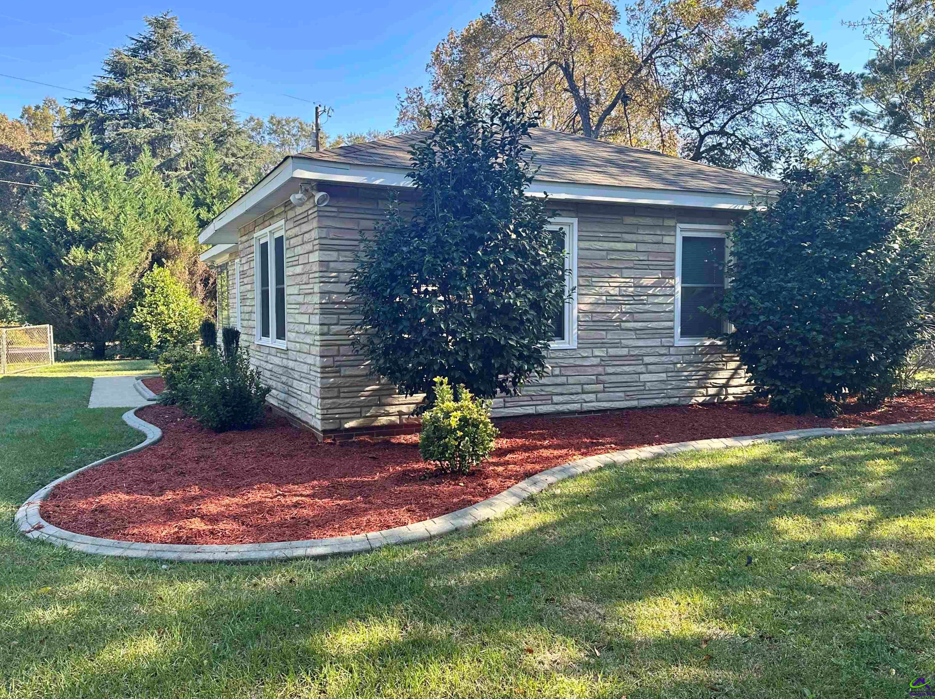 114 Holly St, Warner Robins, GA 31093