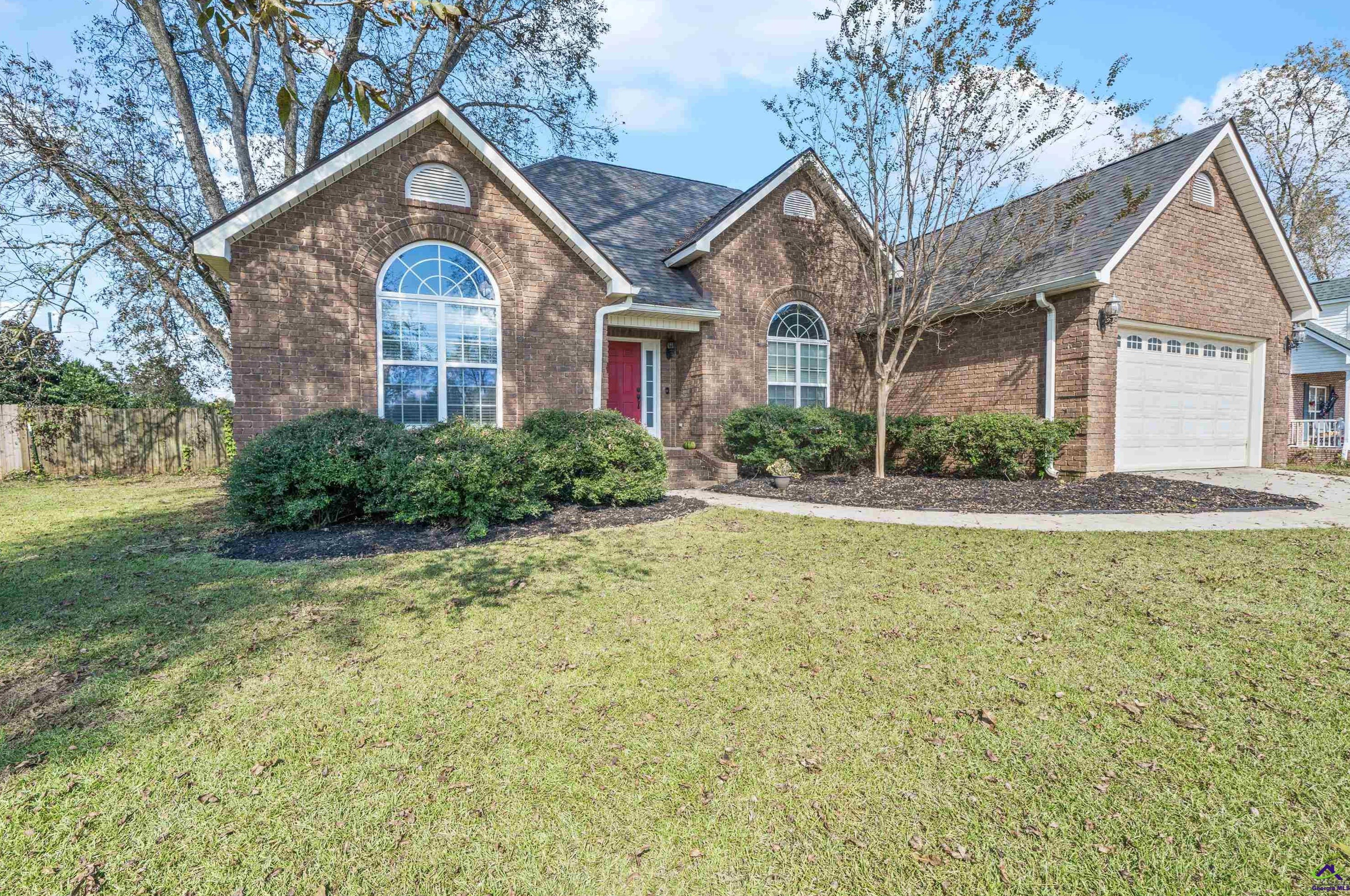 211 Noah Ln, Perry, GA 31069