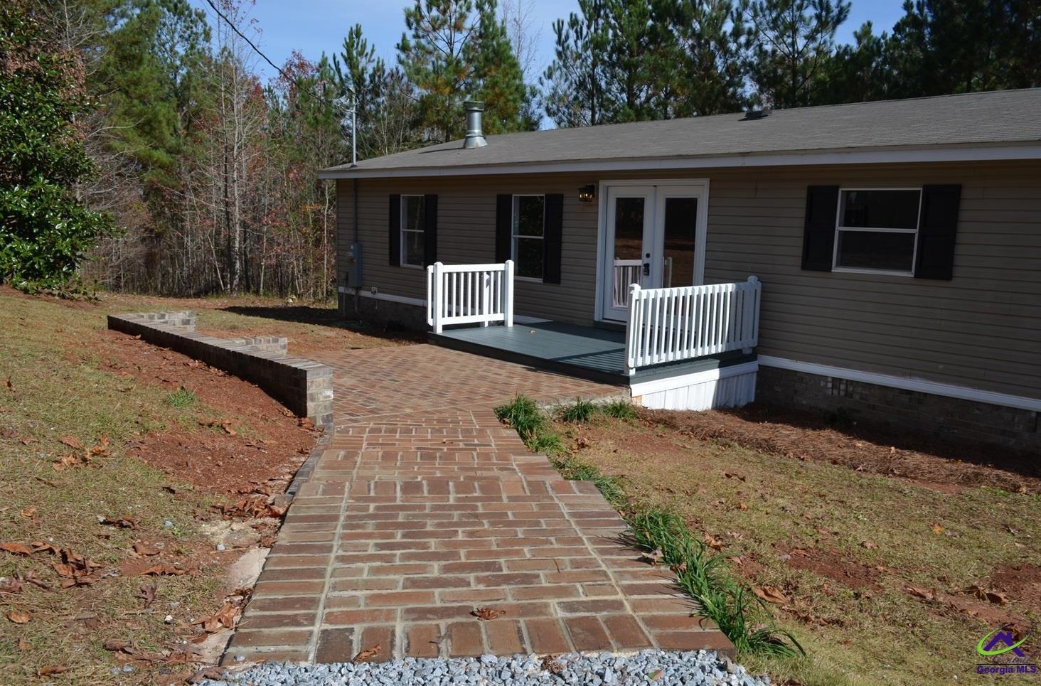 988 Lassiter Rd, Forsyth, GA 31029