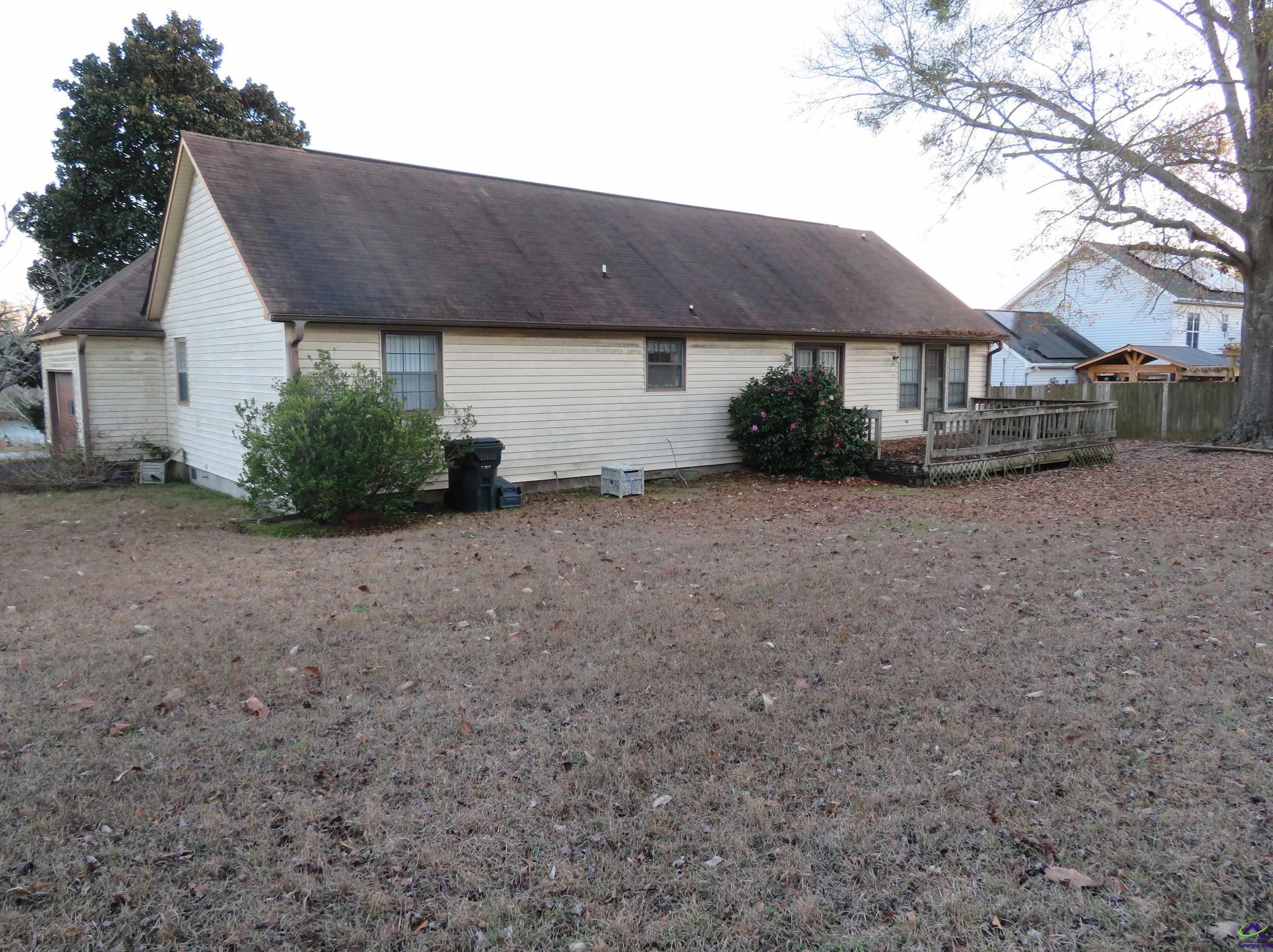 215 Lake Lillian Dr, Perry, GA 31069