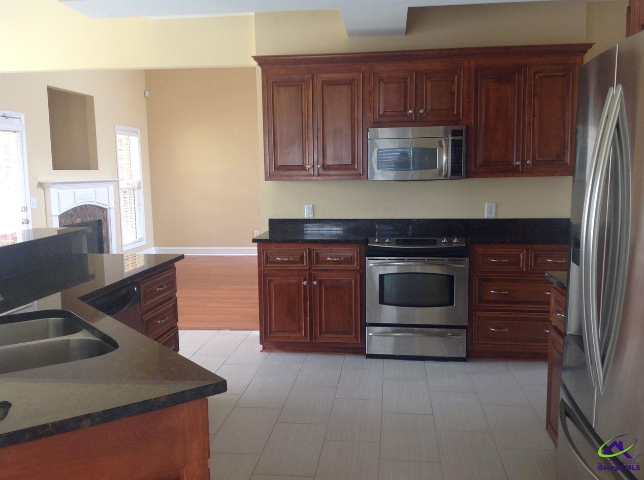 300 Pembroke Pt, Lithonia, GA 31028