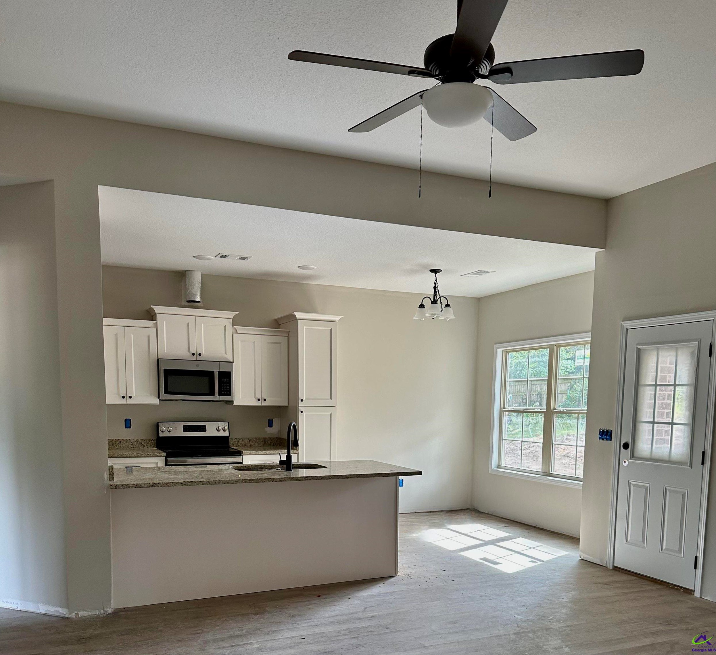 102 Hill Ln, Perry, GA 31069-5177