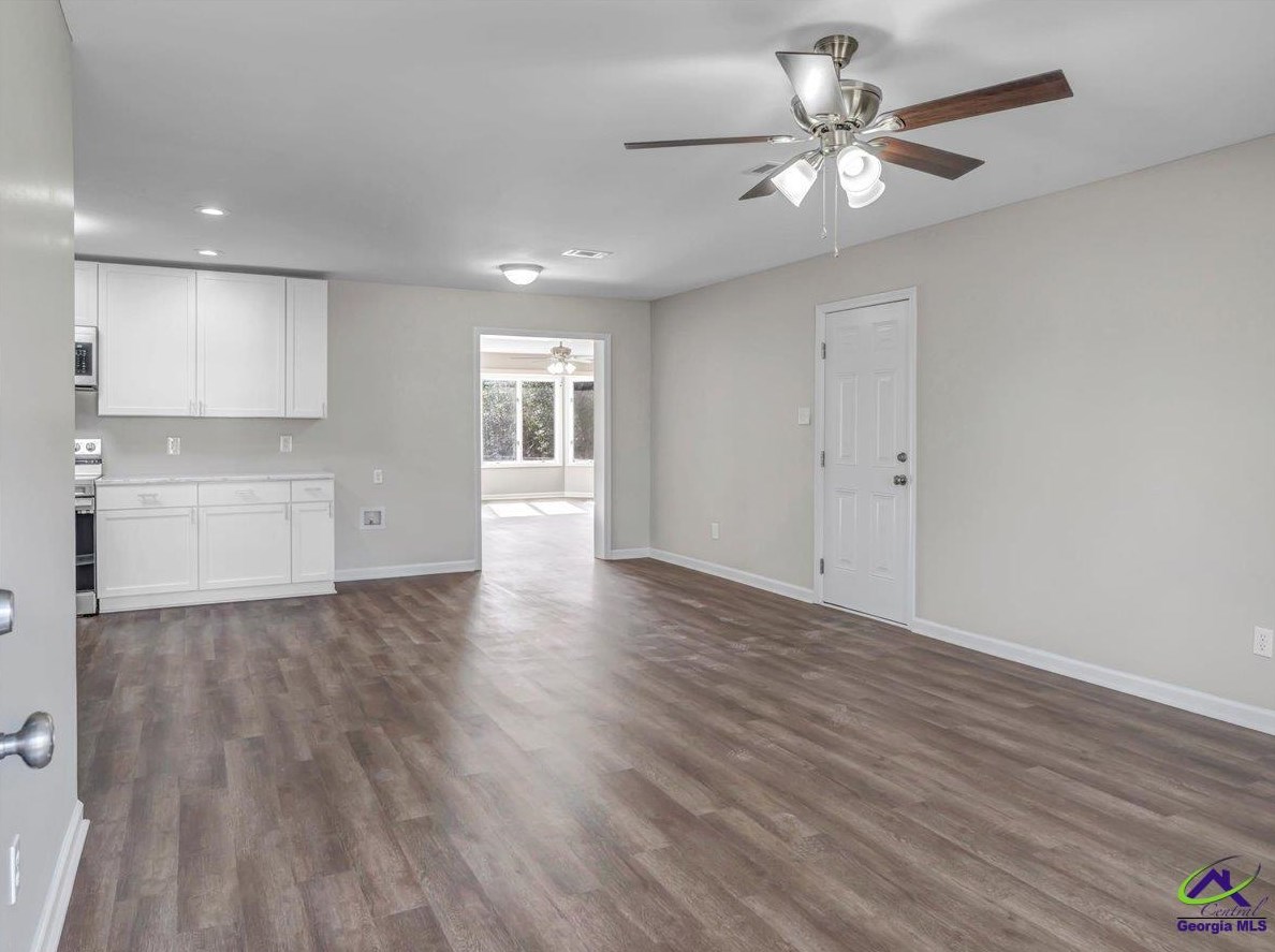 311 Woodlawn Ave, Warner Robins, GA 31093-3043