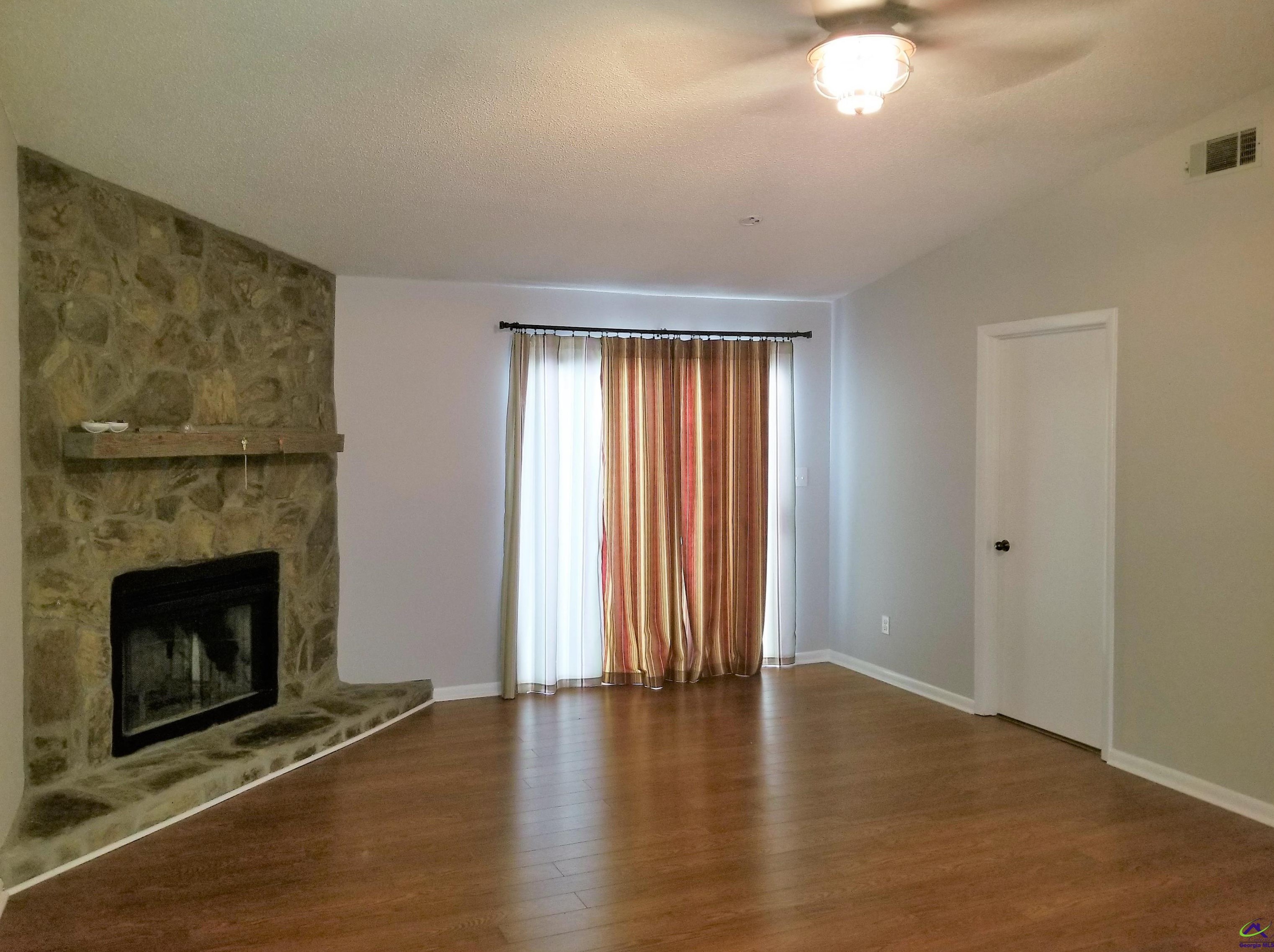 121 Lake Pointe Dr, Warner Robins GA  31088-7619 exterior