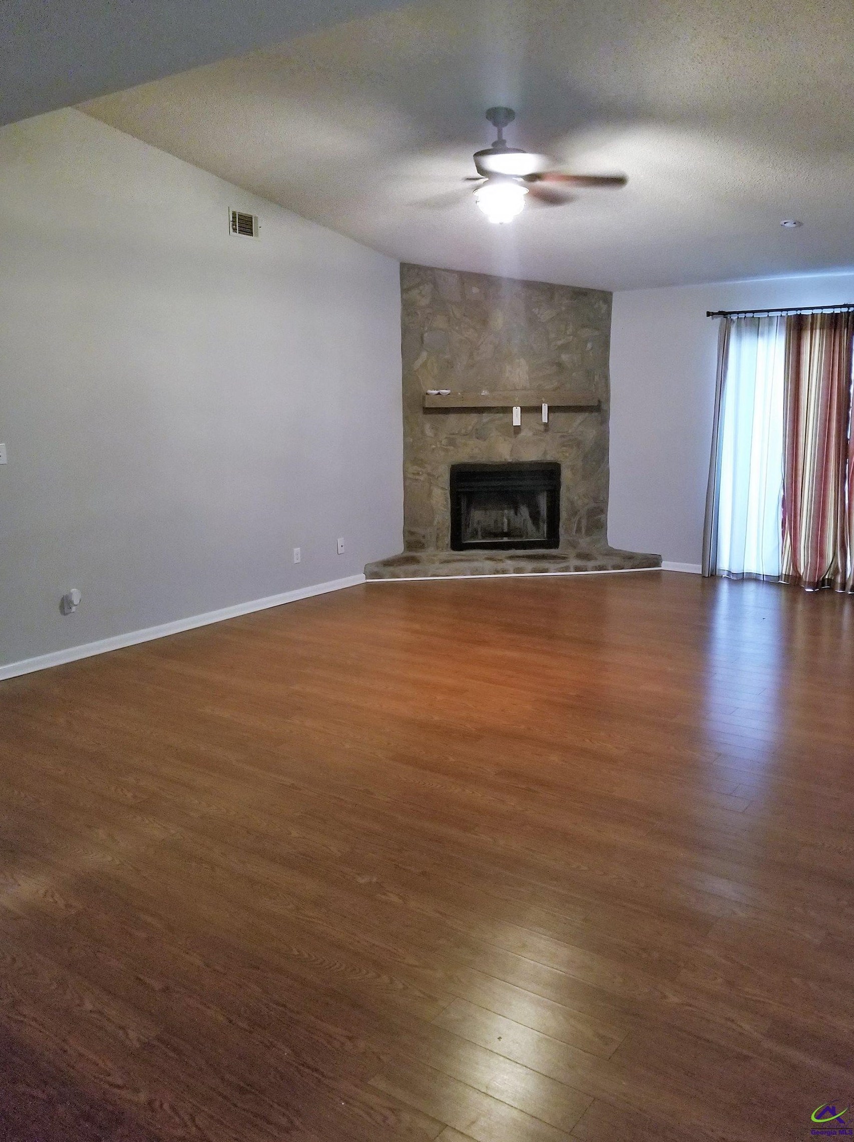 121 Lake Pointe Dr, Warner Robins, GA 31088