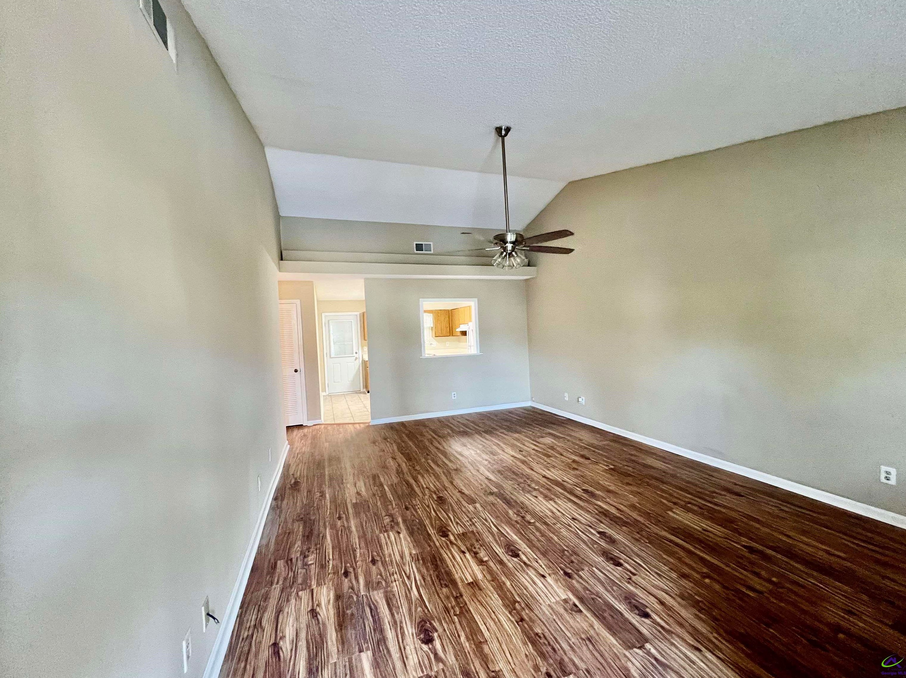 422 Woodland Dr, Warner Robins, GA 31088