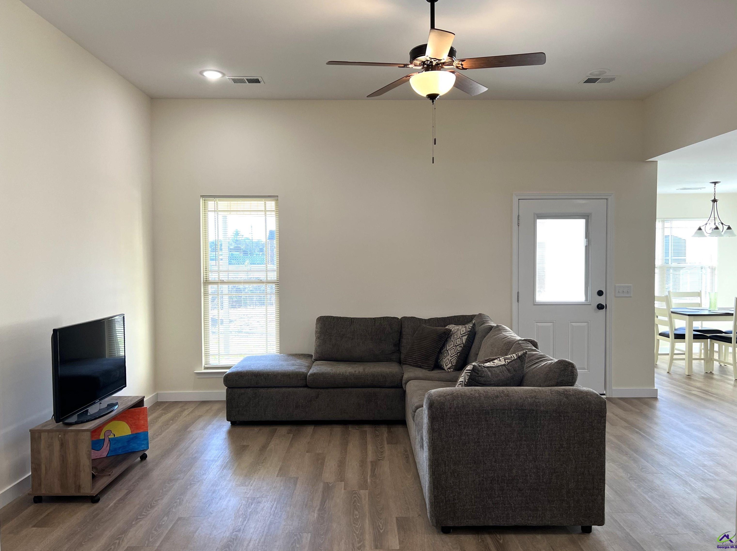 135 Hughes Dr, Warner Robins, GA 31093