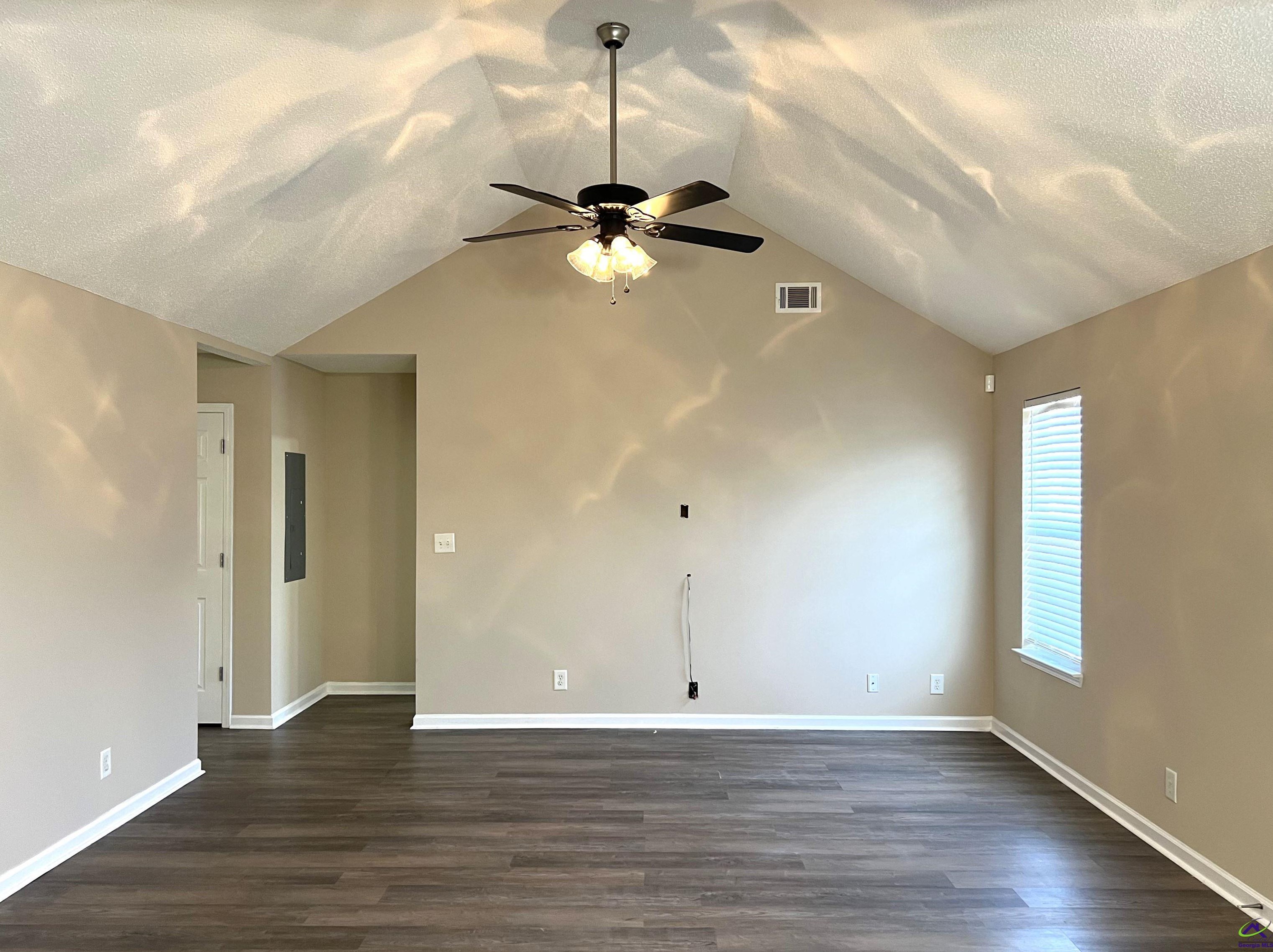 204 Grand Ave, Bonaire, GA 31005