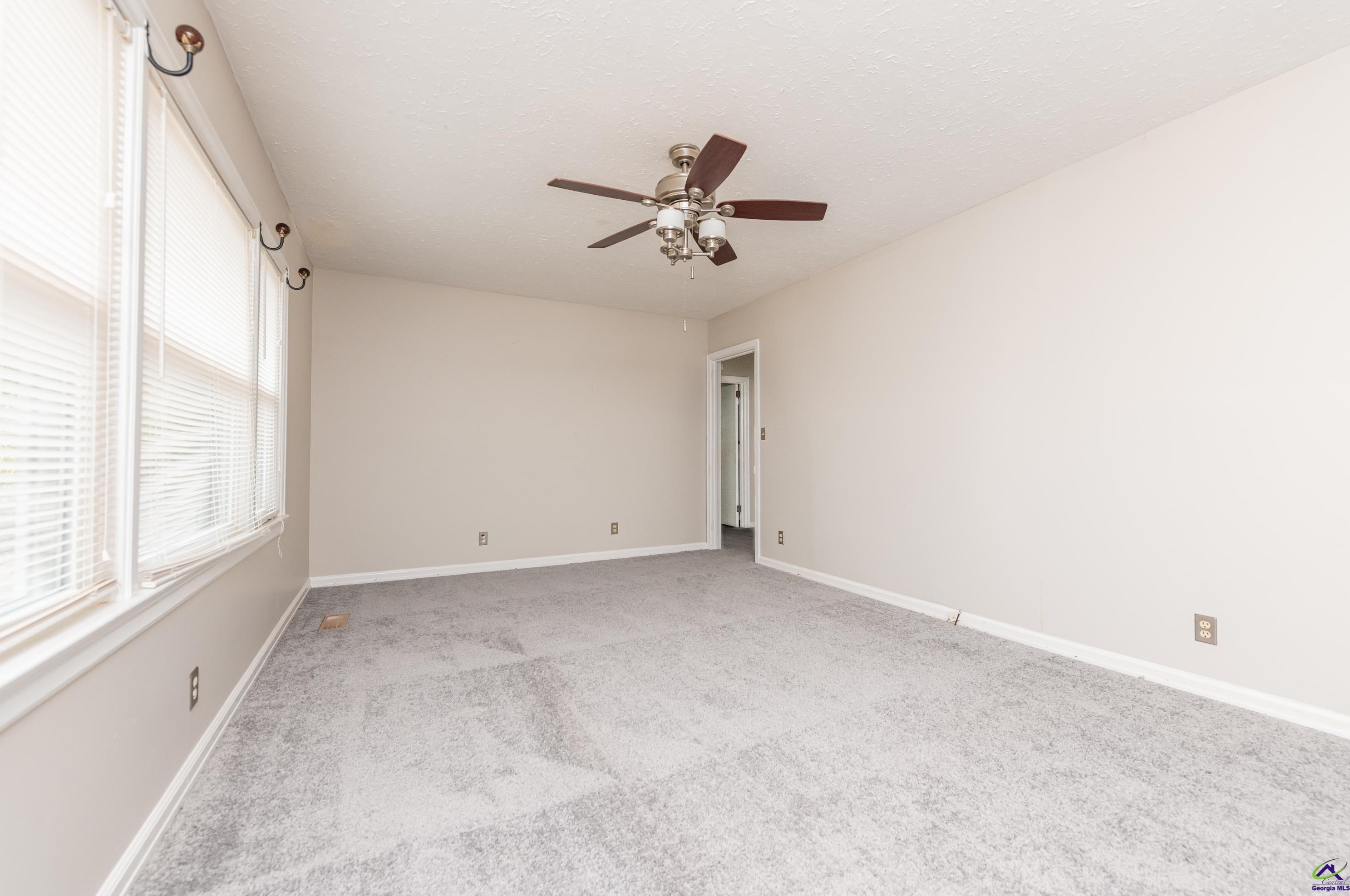 107 Lynn Ave, Warner Robins, GA 31088
