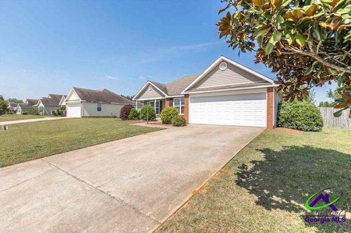 104 Brittland Dr, Bonaire, GA 31005