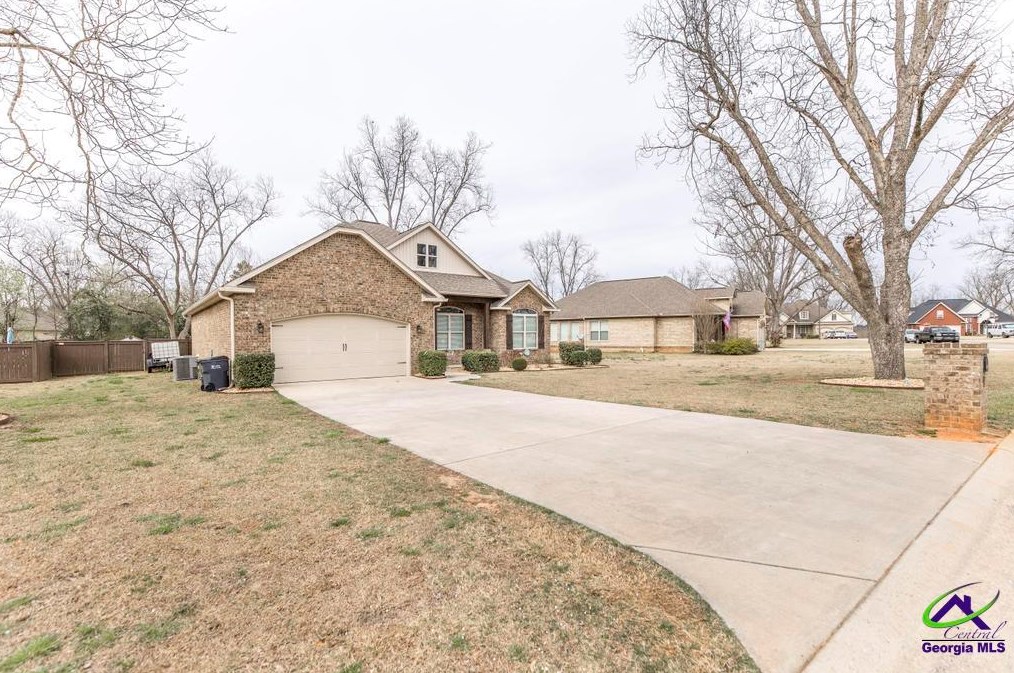 105 Pebble Stone Pl, Perry, GA 31069