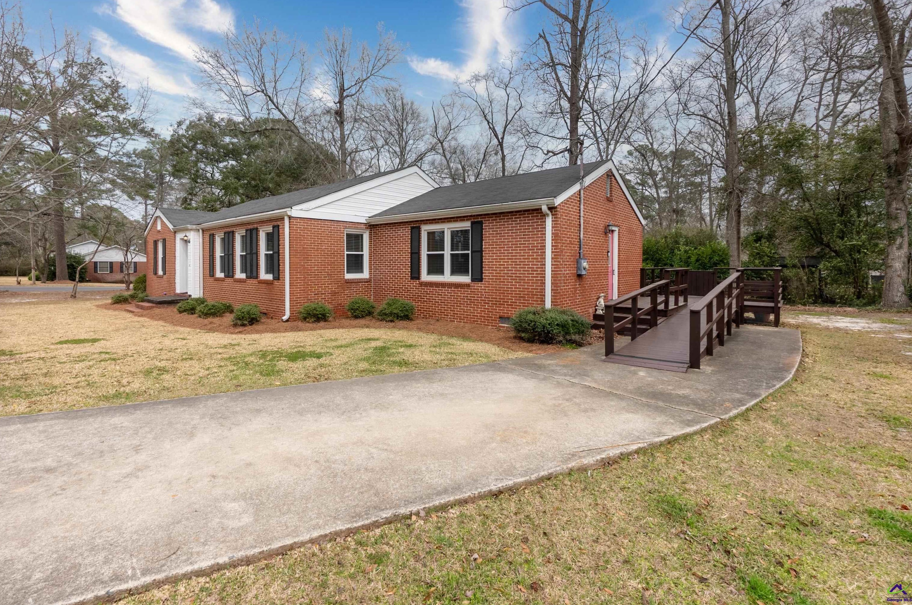 640 Hillcrest Ave, Perry, GA 31069