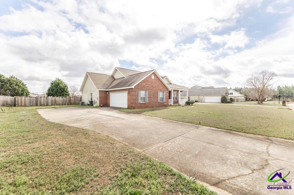 106 Addington Dr, Kathleen, GA 31047-4501
