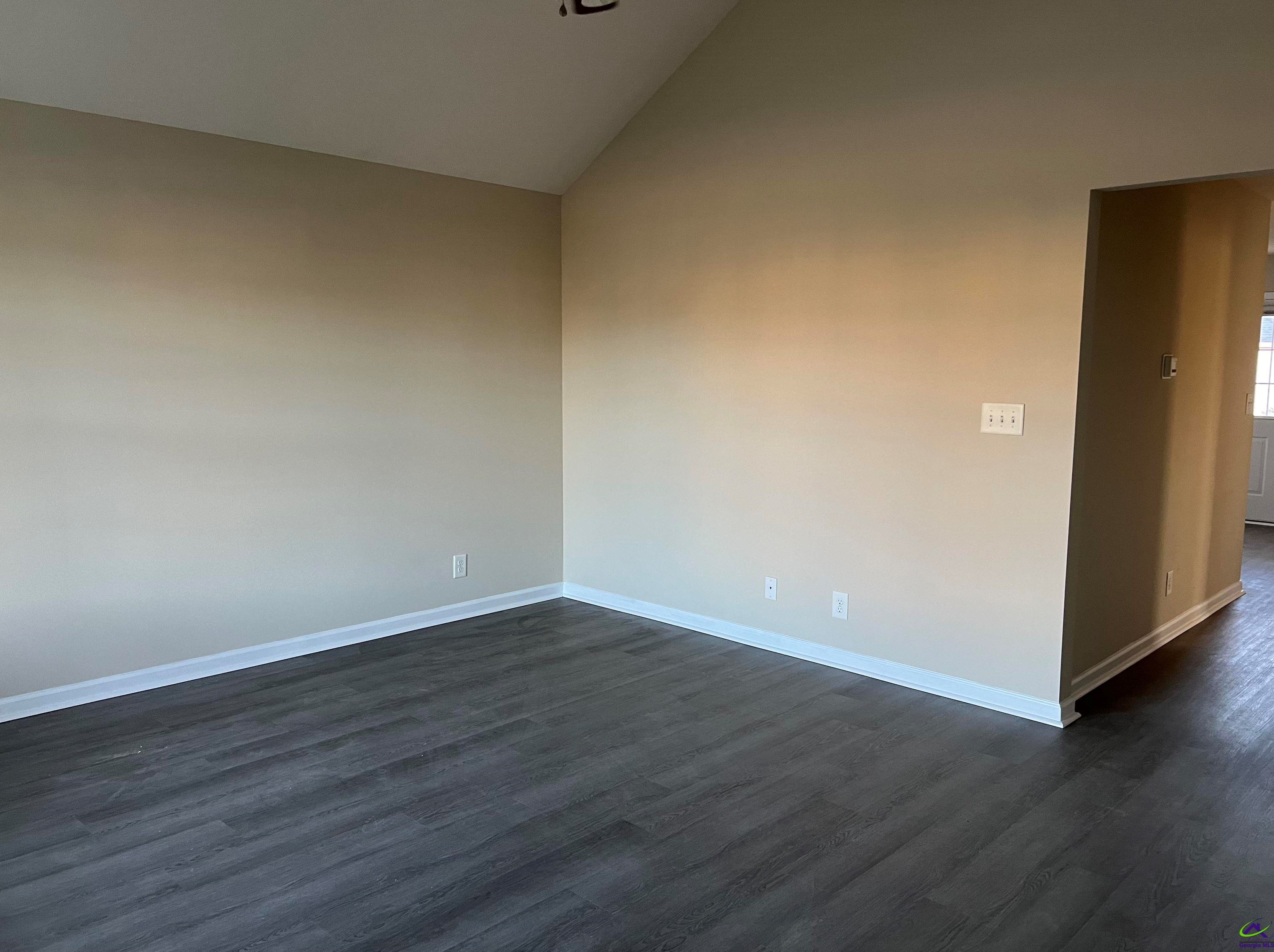127 Coronation Dr, Bonaire, GA 31005