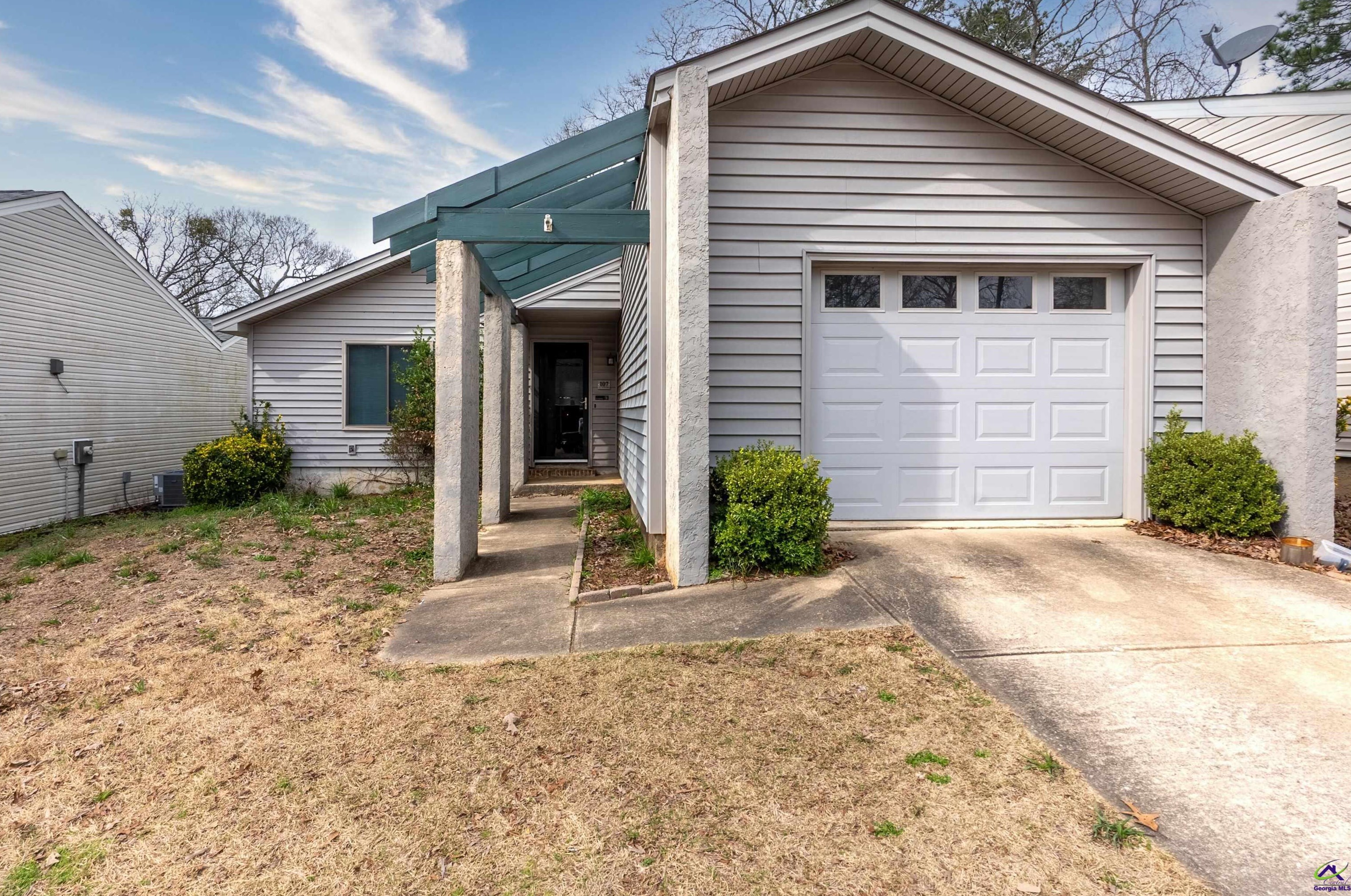 107 Lake Pointe Dr, Warner Robins, GA 31088