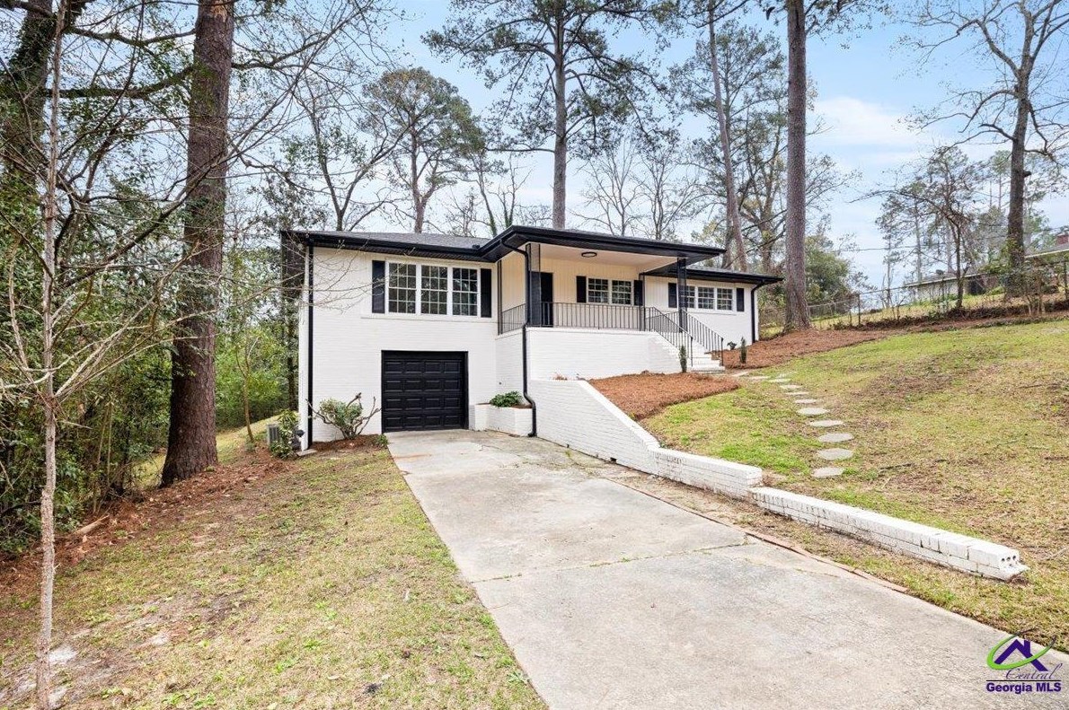 733 Forest Ridge Dr, Macon, GA 31204-1511