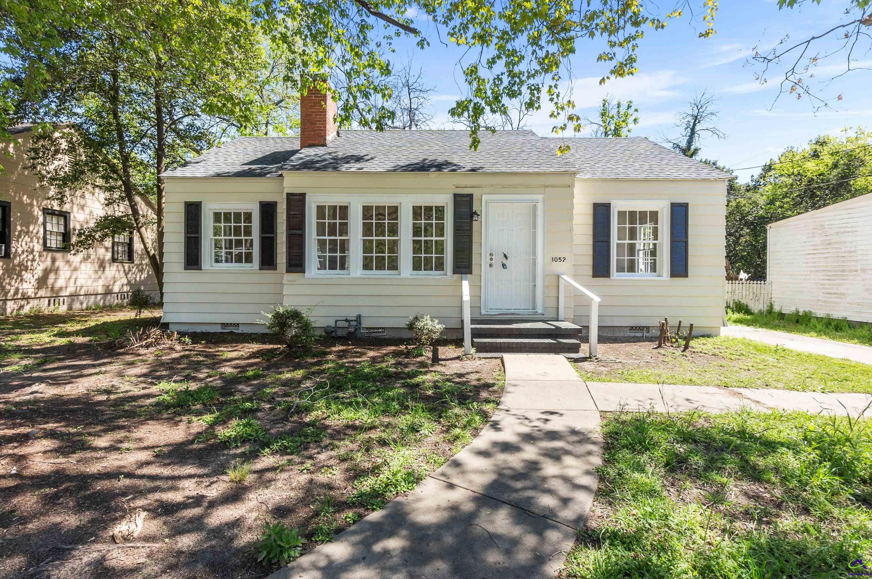 1052 Mimosa Dr, Macon, GA 31204-4312