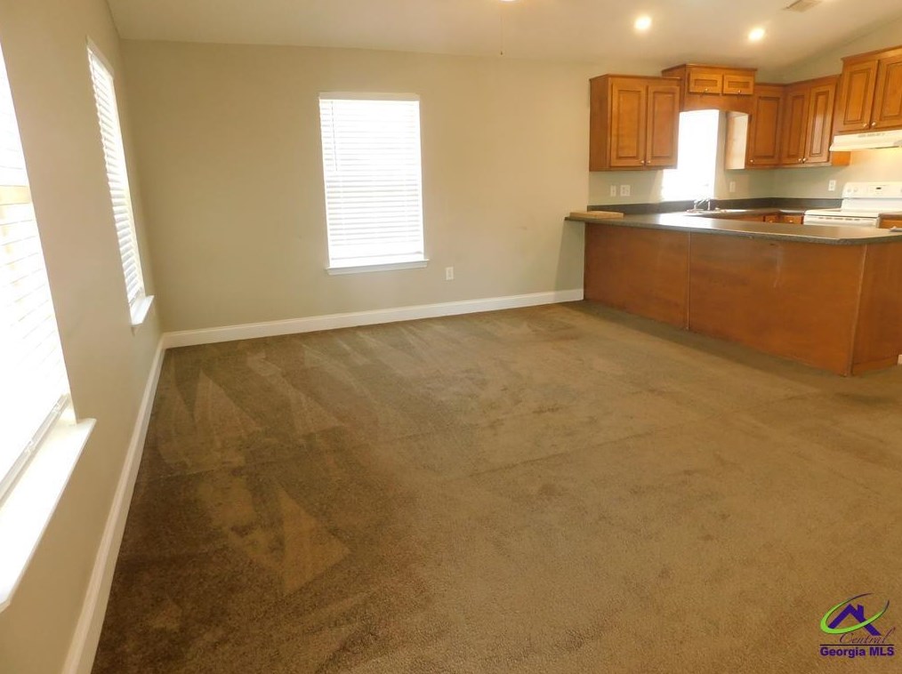 408 Club Villa Court, Kathleen, GA 31047