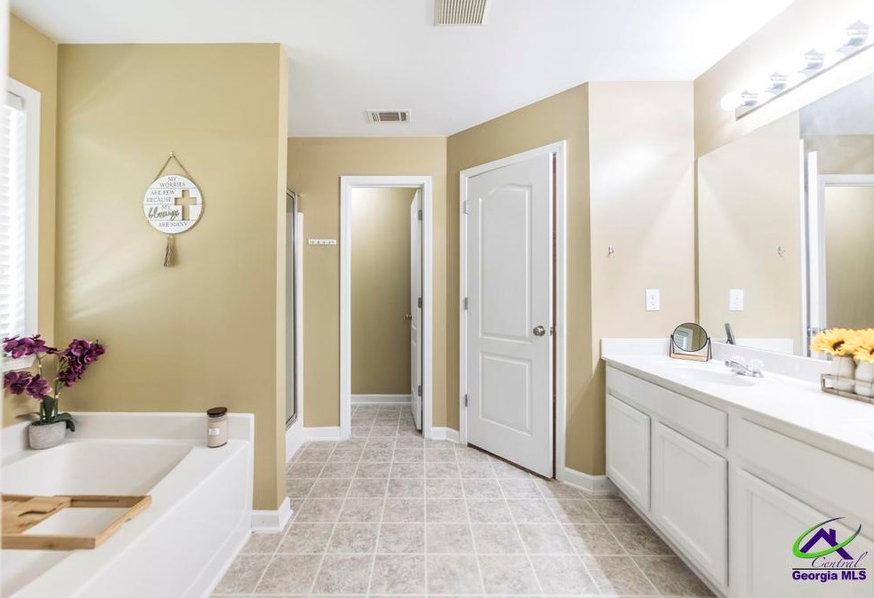 756 Ivy Brook Way, Macon GA  31210-5528 exterior