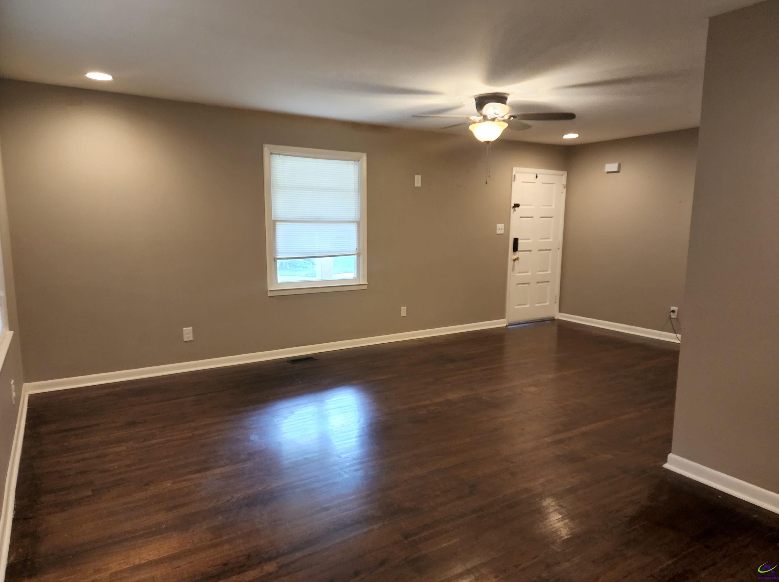 118 Valley View Dr, Warner Robins, GA 31088