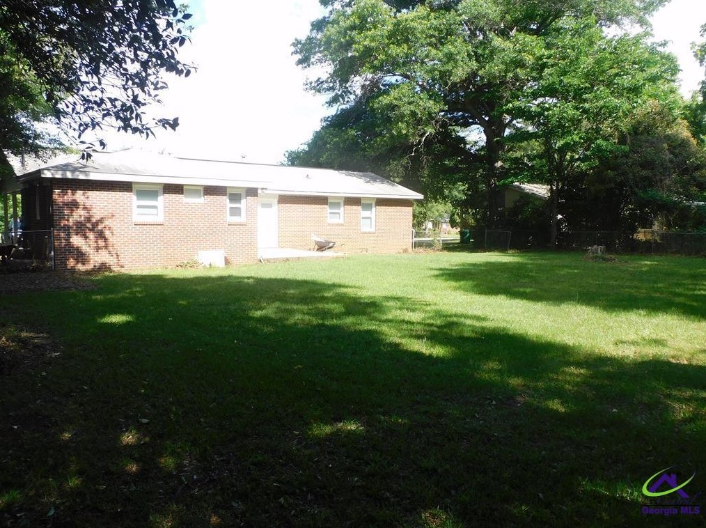 110 Lake Dr, Warner Robins, GA 31088