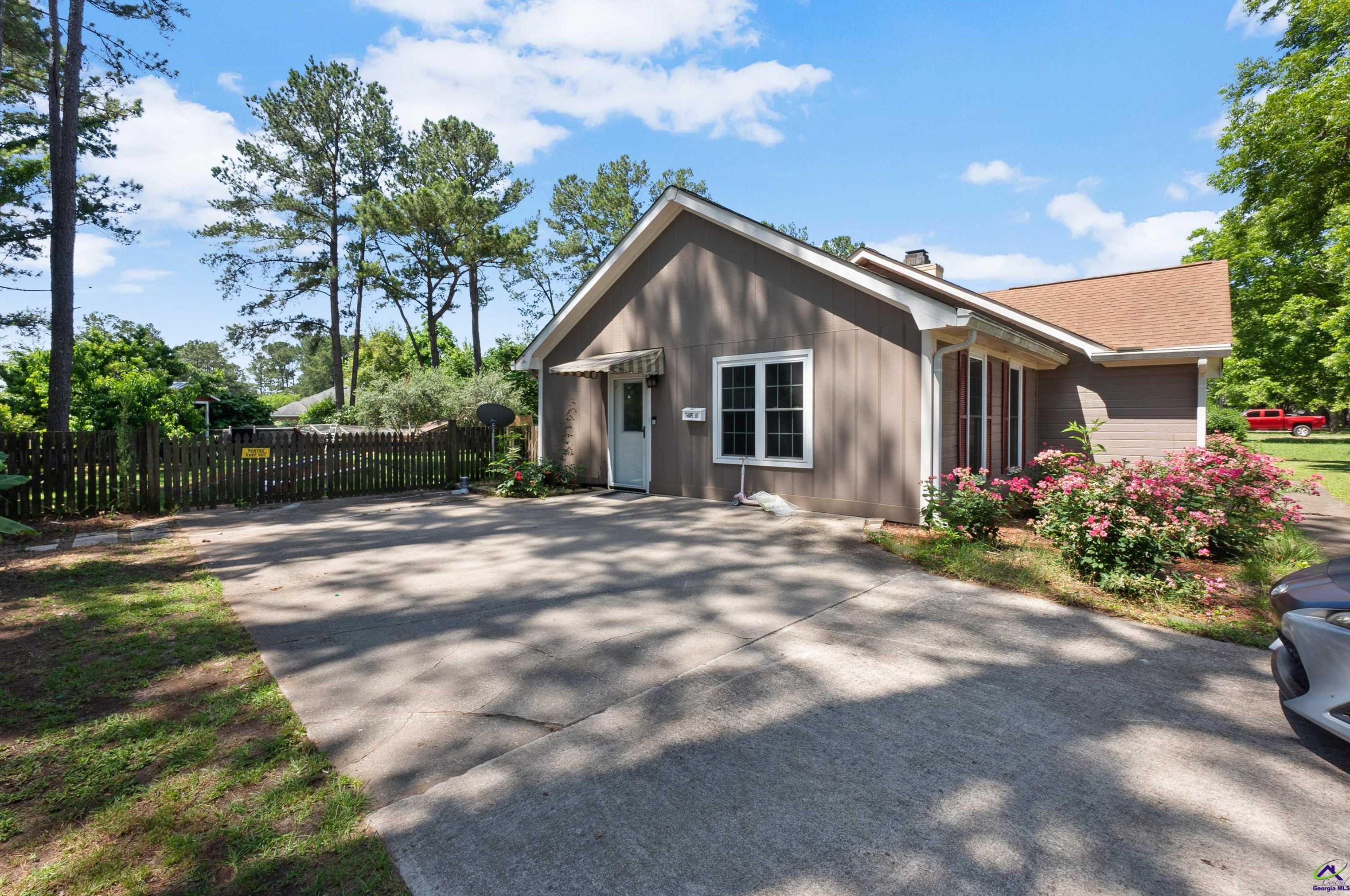 657 Tharpe Rd, Warner Robins, GA 31088-6514